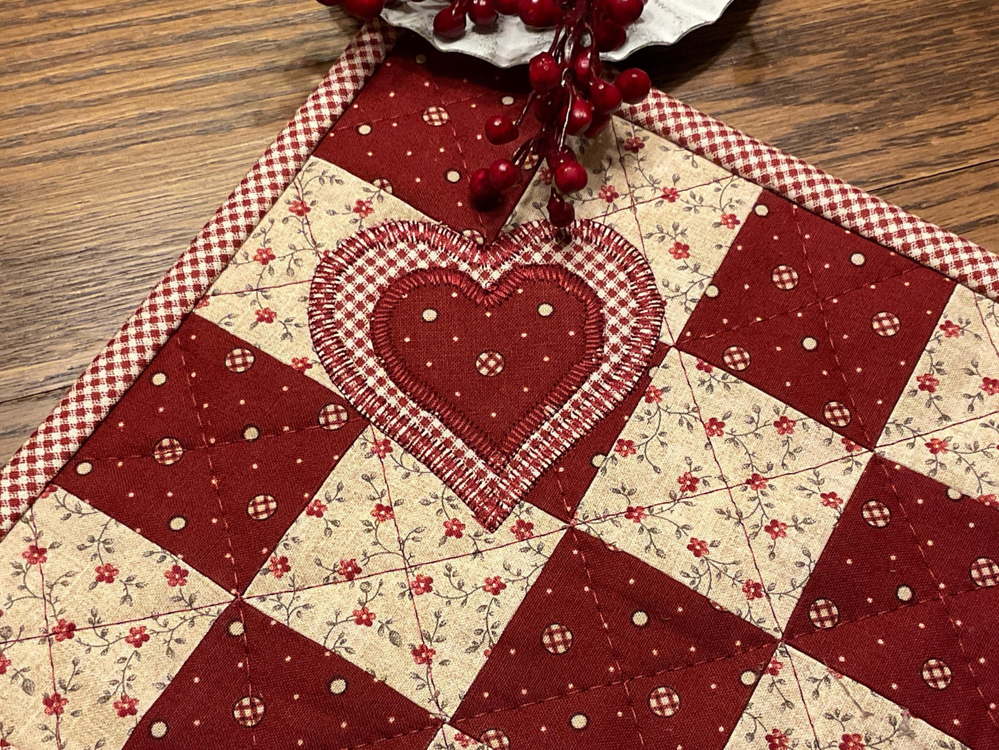 Primitive Farmhouse Valentine Table Runner Item #1964