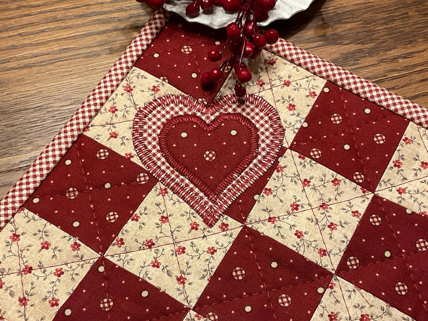 Primitive Farmhouse Valentine Table Runner Item #1967