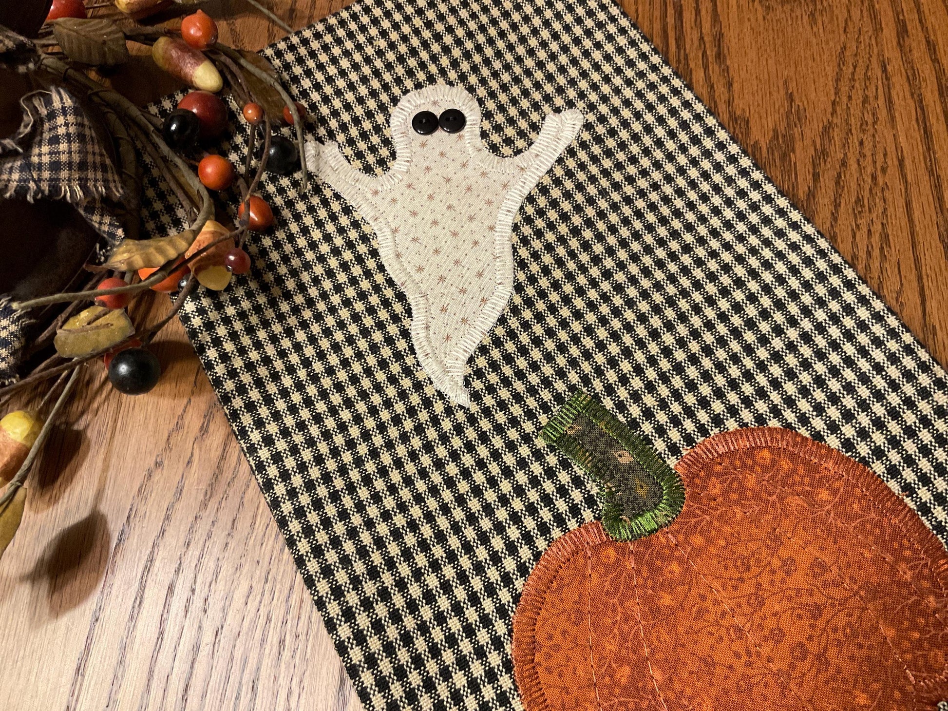 Primitive Farmhouse Autumn Halloween Towel Item #1986