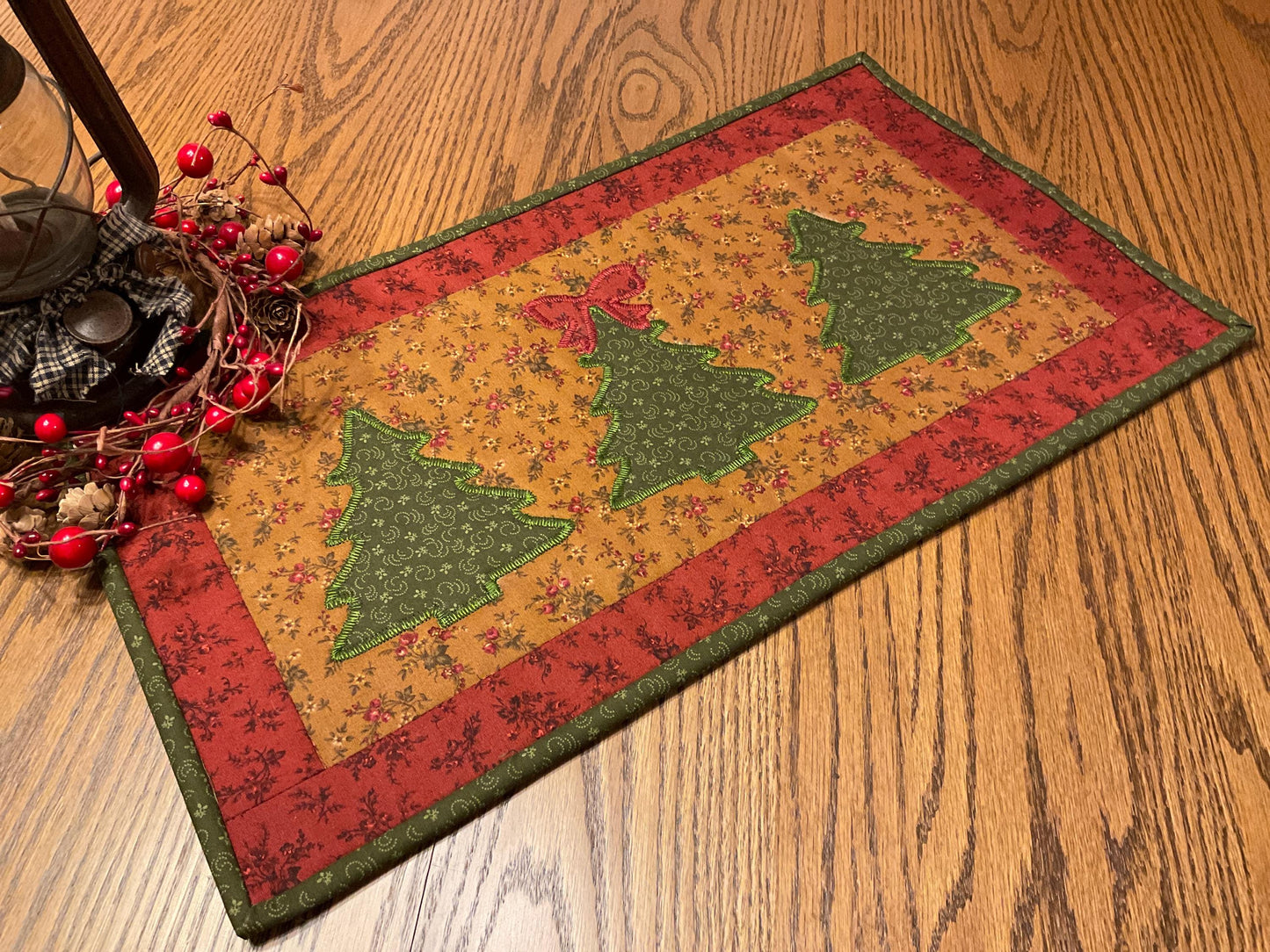 Primitive Farmhouse Christmas Table Runner Item #1990