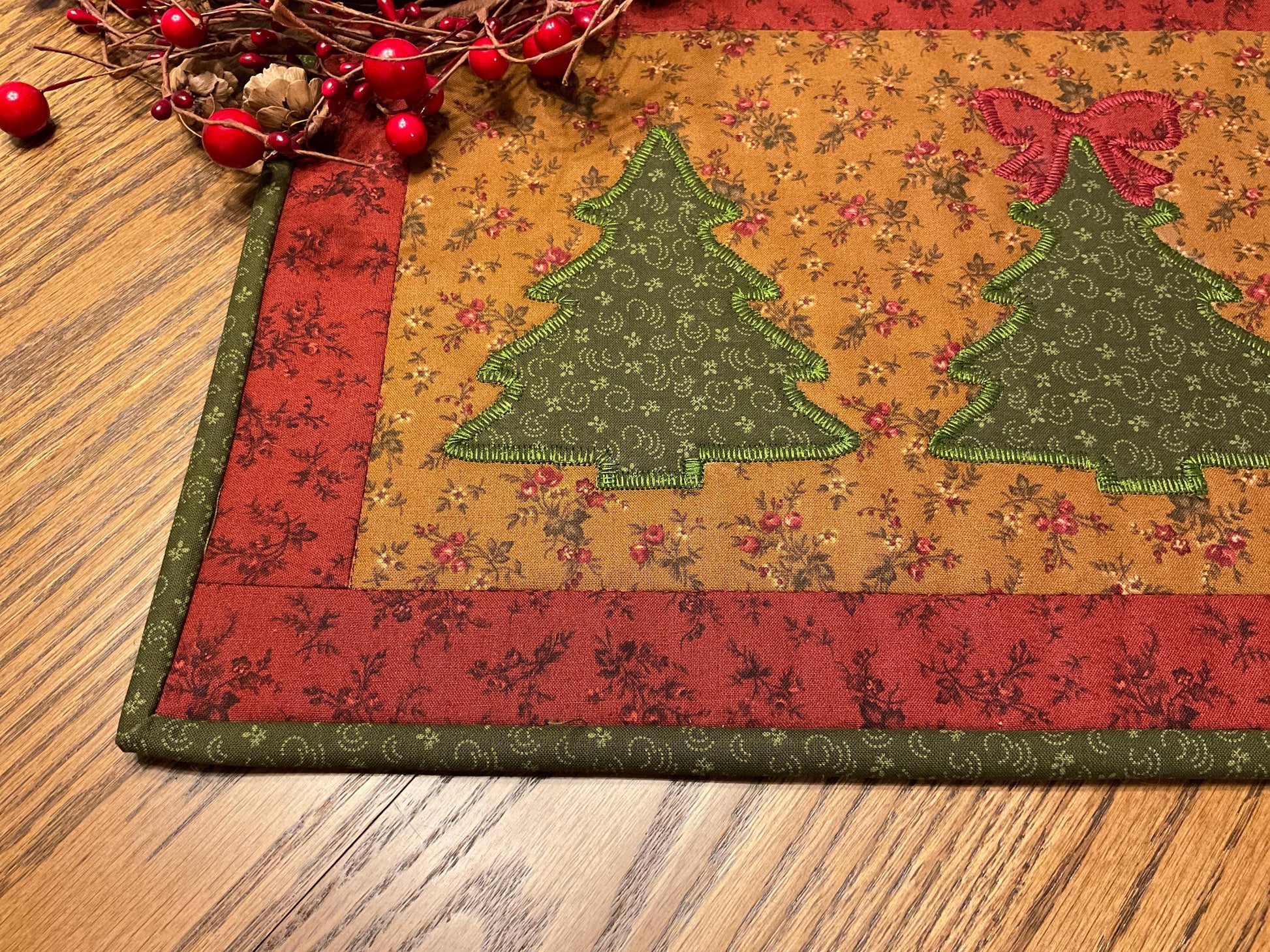 Primitive Farmhouse Christmas Table Runner Item #1990