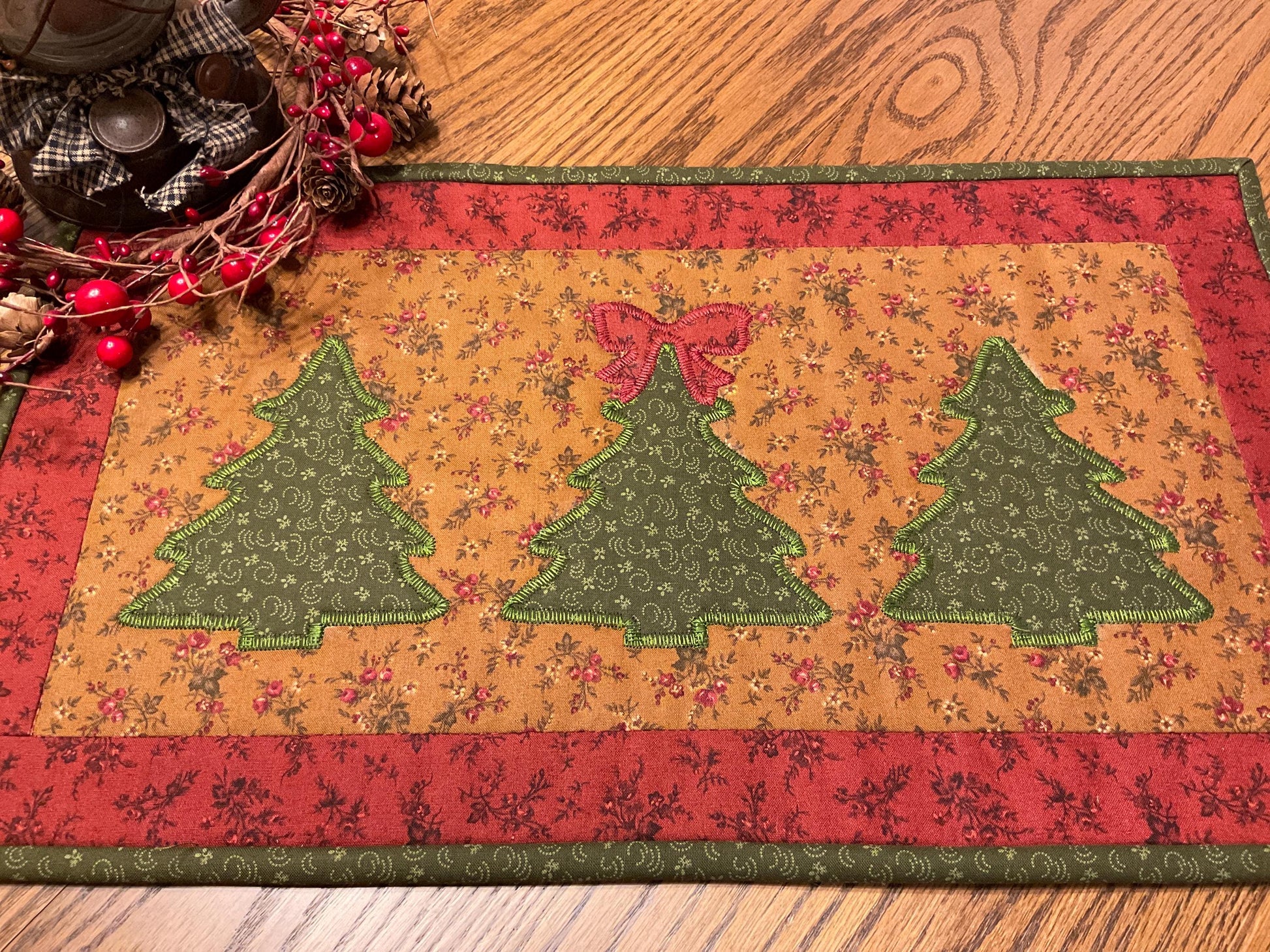 Primitive Farmhouse Christmas Table Runner Item #1990