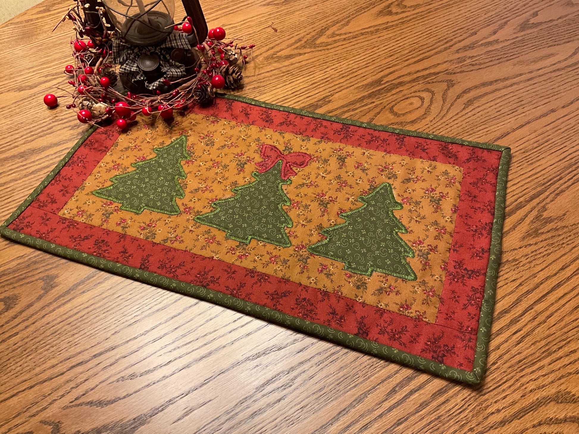 Primitive Farmhouse Christmas Table Runner Item #1990