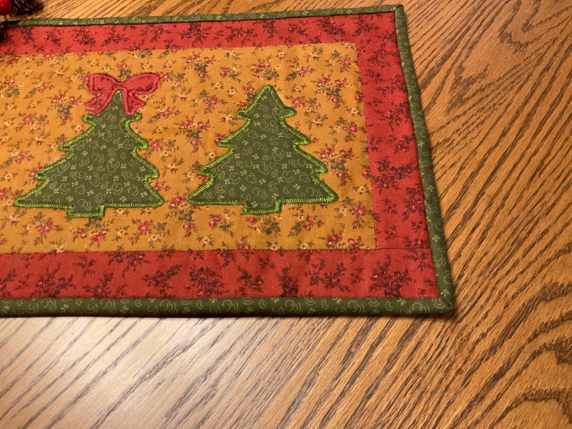 Primitive Farmhouse Christmas Table Runner Item #1990