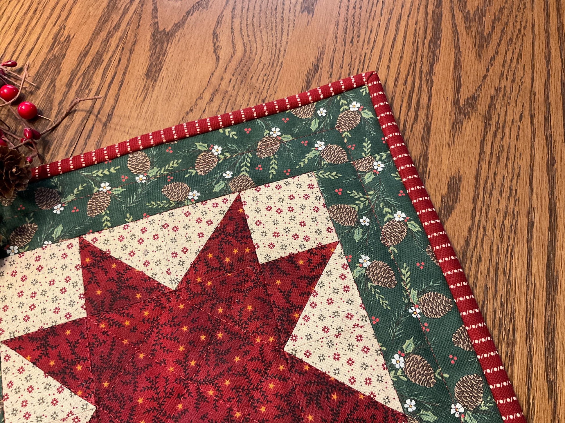 Primitive Farmhouse Christmas Table Topper Item #1997