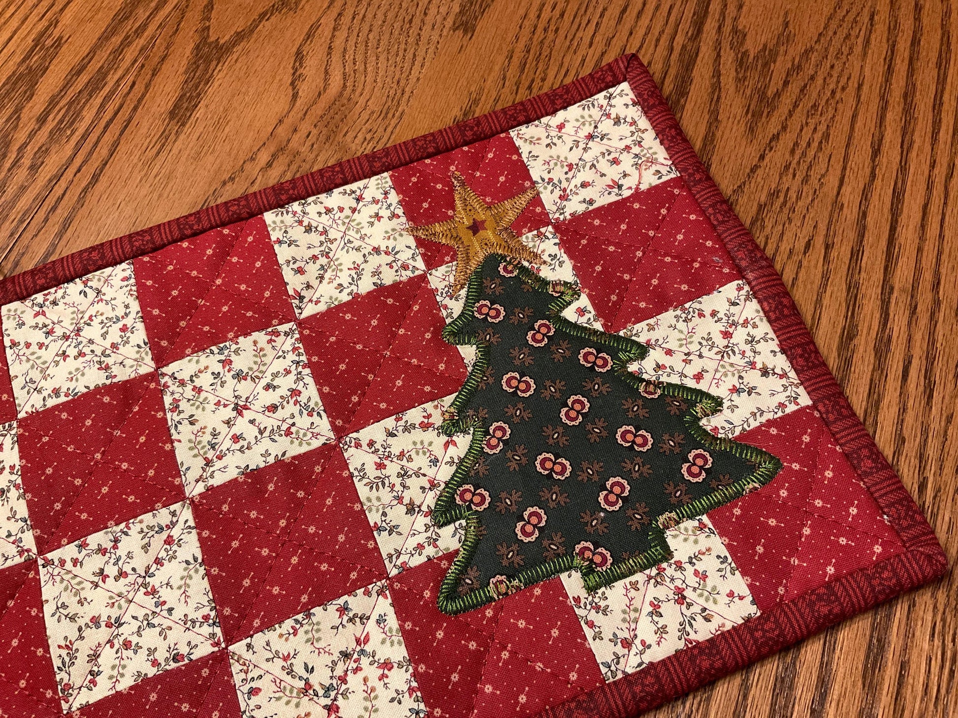 Christmas Primitive Farmhouse Table Runner Item #1996
