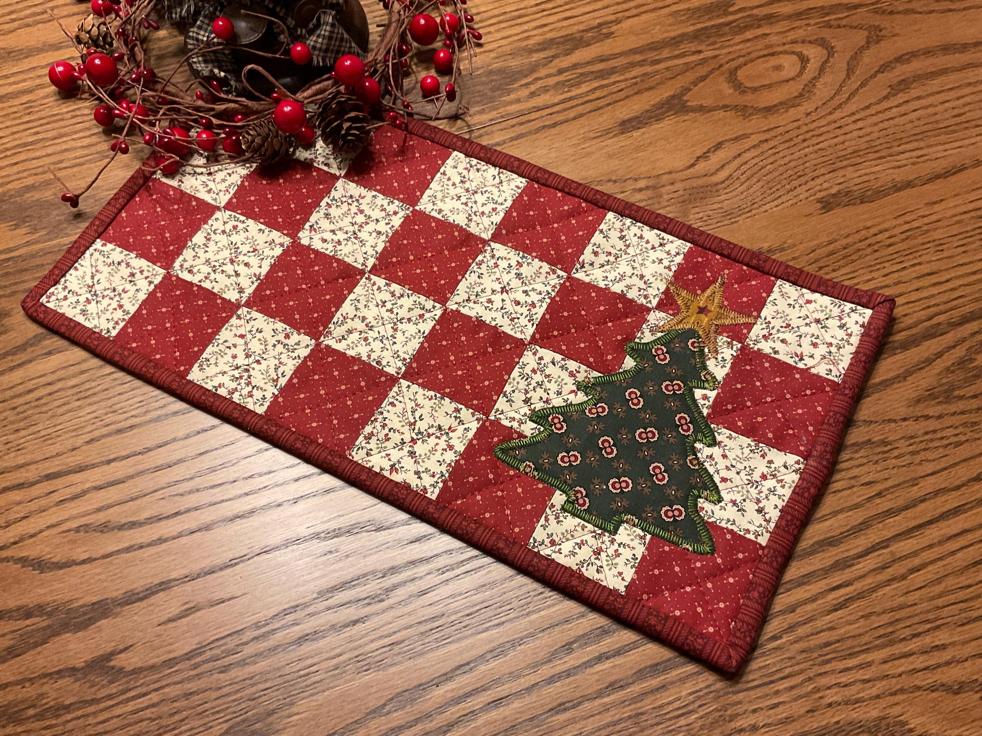 Christmas Primitive Farmhouse Table Runner Item #1996