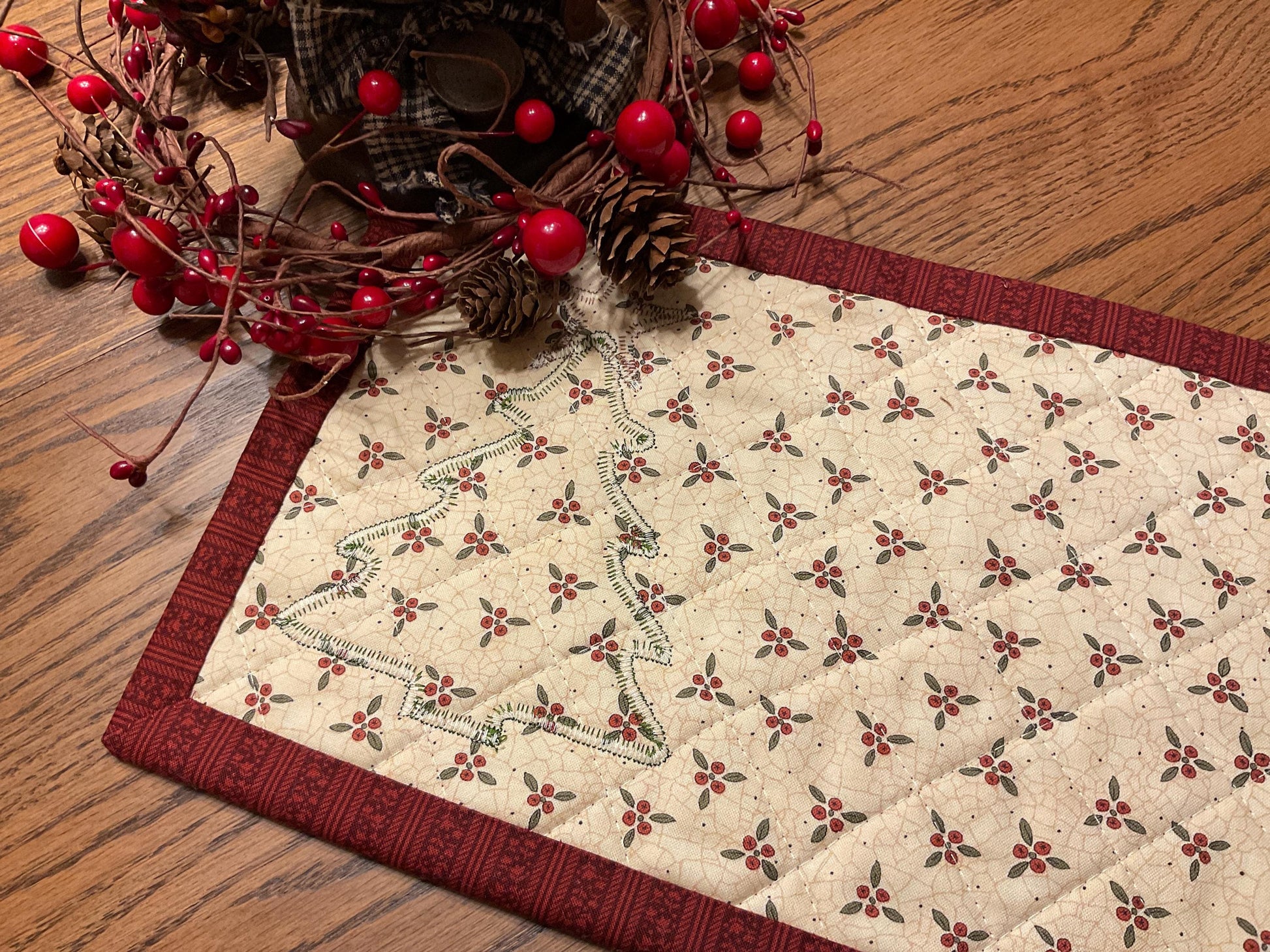 Christmas Primitive Farmhouse Table Runner Item #1996