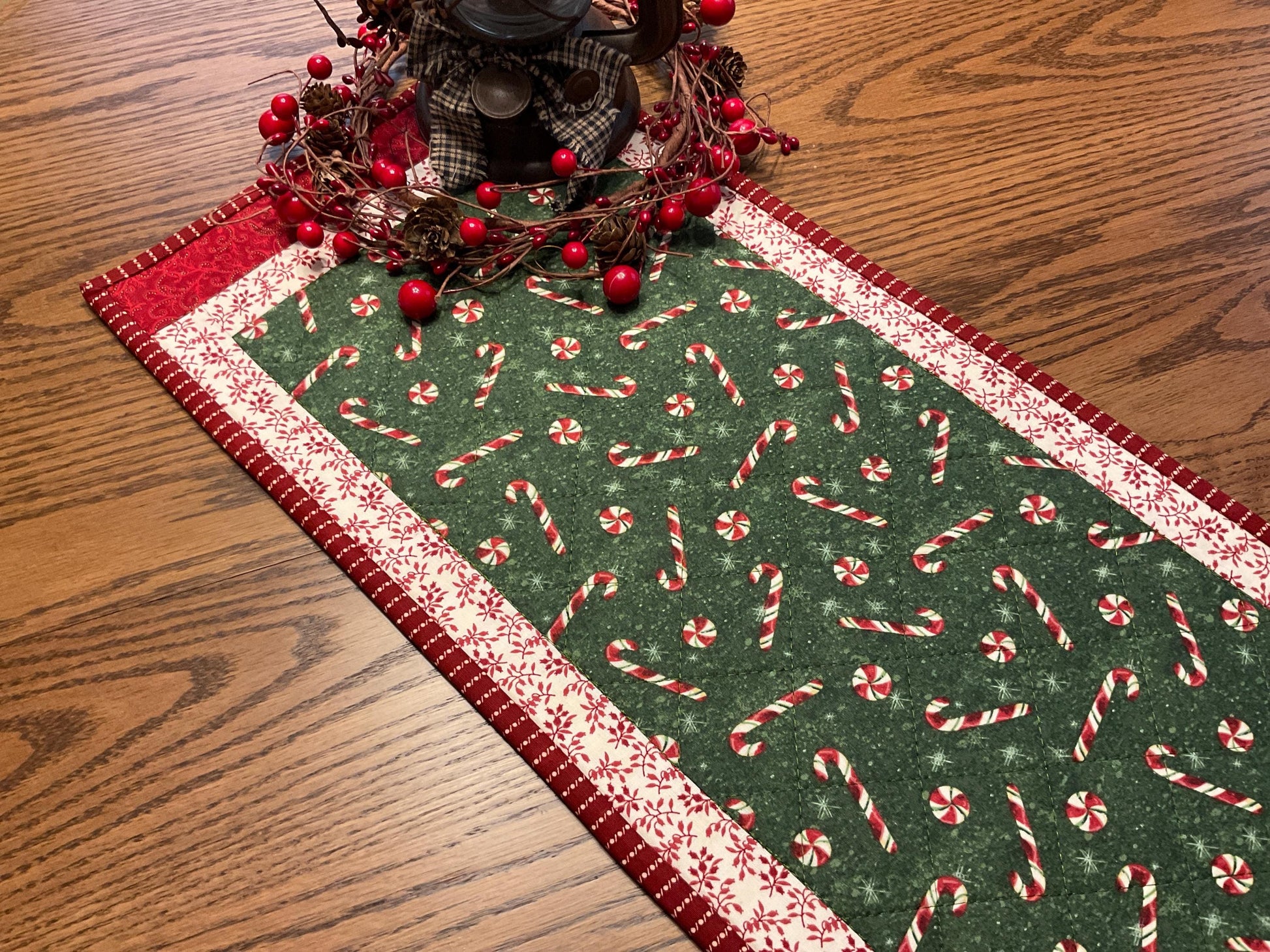 Primitive Farmhouse Christmas Table Runner Item #1999