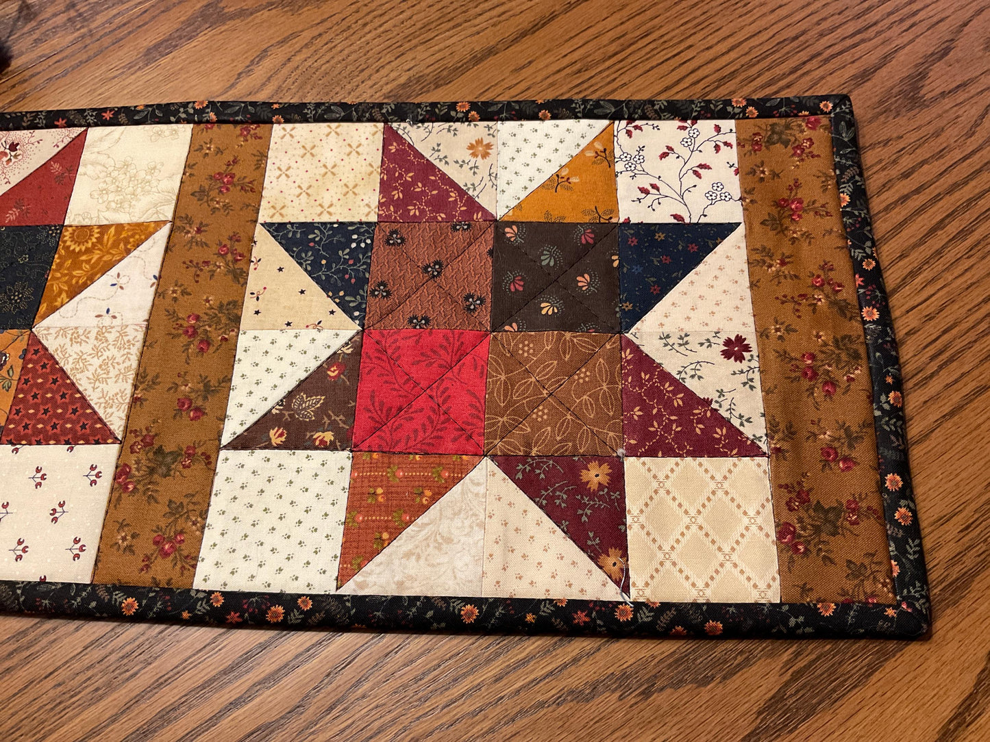 Primitive Farmhouse Scrappy Star Table Runner Item #2006