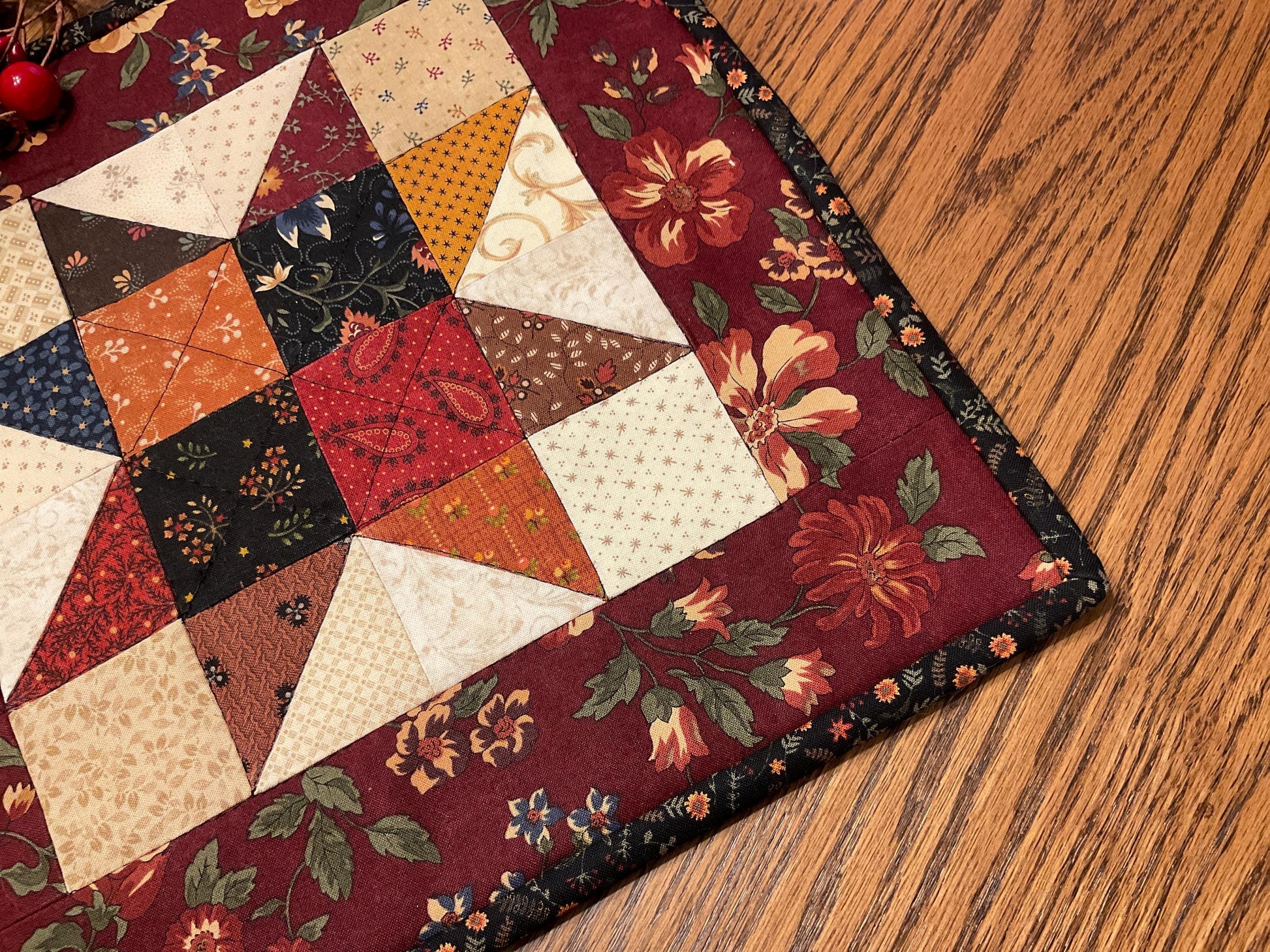 Primitive Farmhouse Scrappy Star Table Topper Item #2008