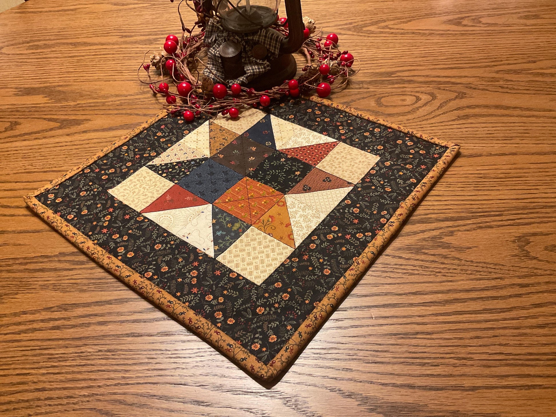 Primitive Farmhouse Scrappy Star Table Topper Item #2009