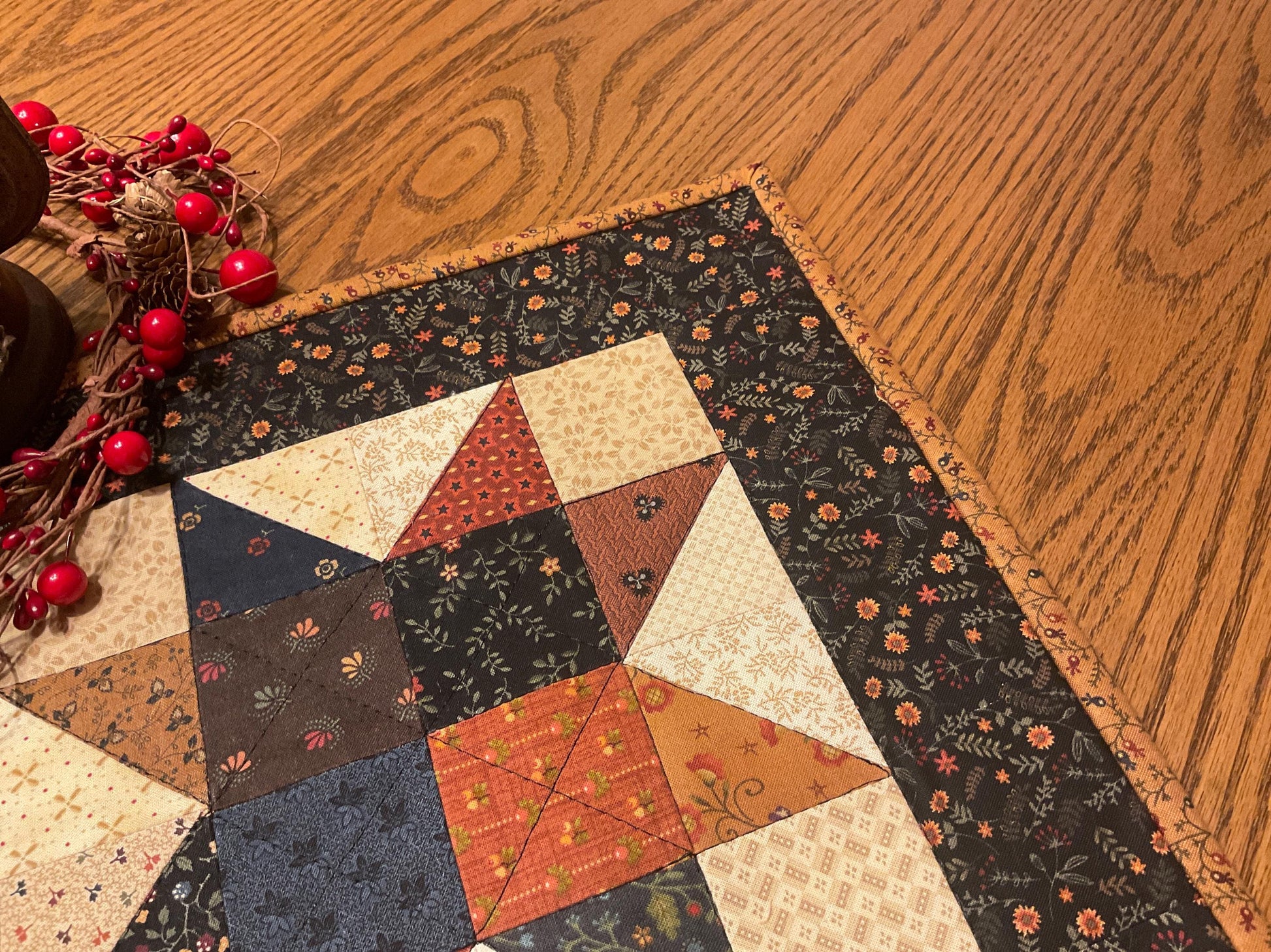 Primitive Farmhouse Scrappy Star Table Topper Item #2009