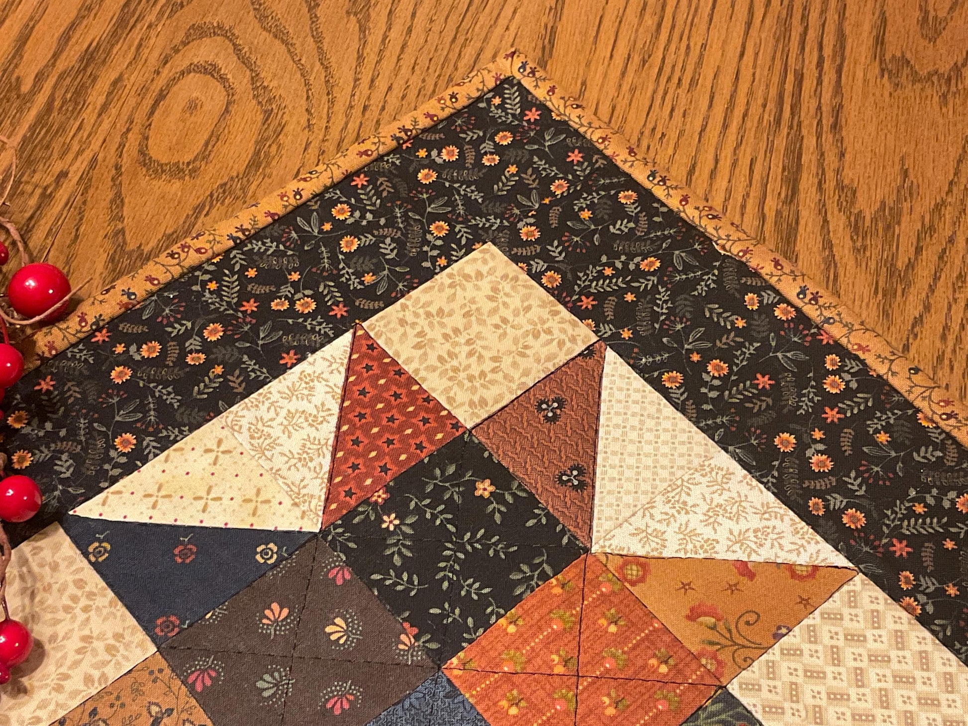 Primitive Farmhouse Scrappy Star Table Topper Item #2009