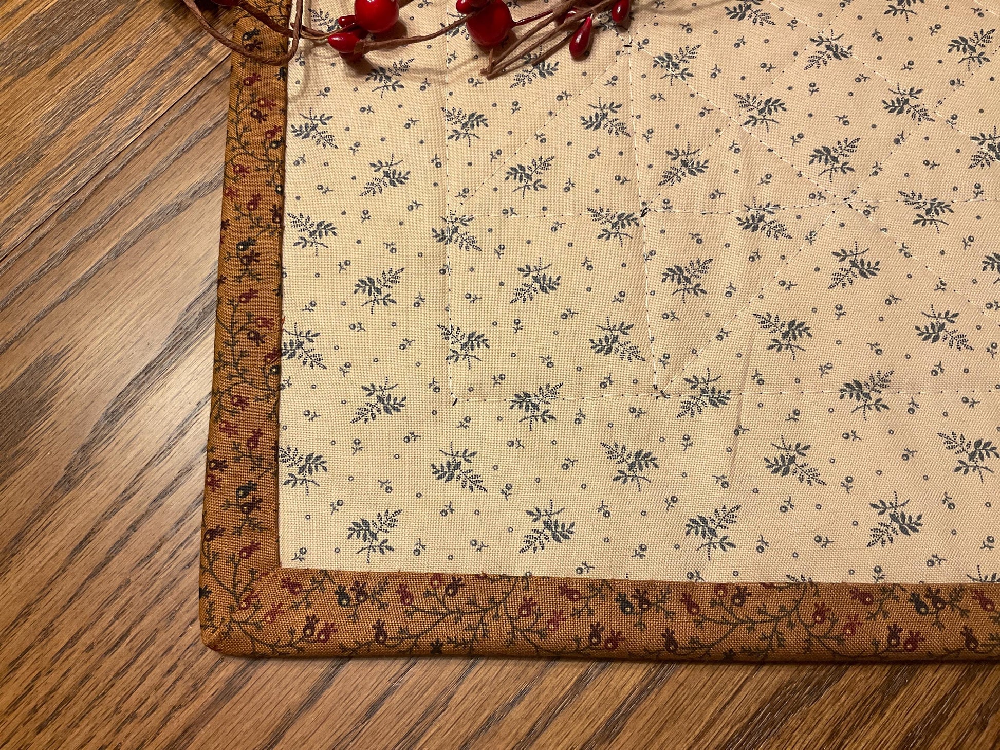 Primitive Farmhouse Scrappy Star Table Topper Item #2009