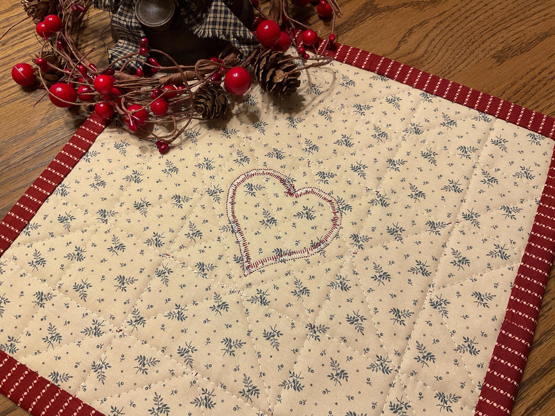 Primitive Farmhouse Americana Table Topper Item #2015