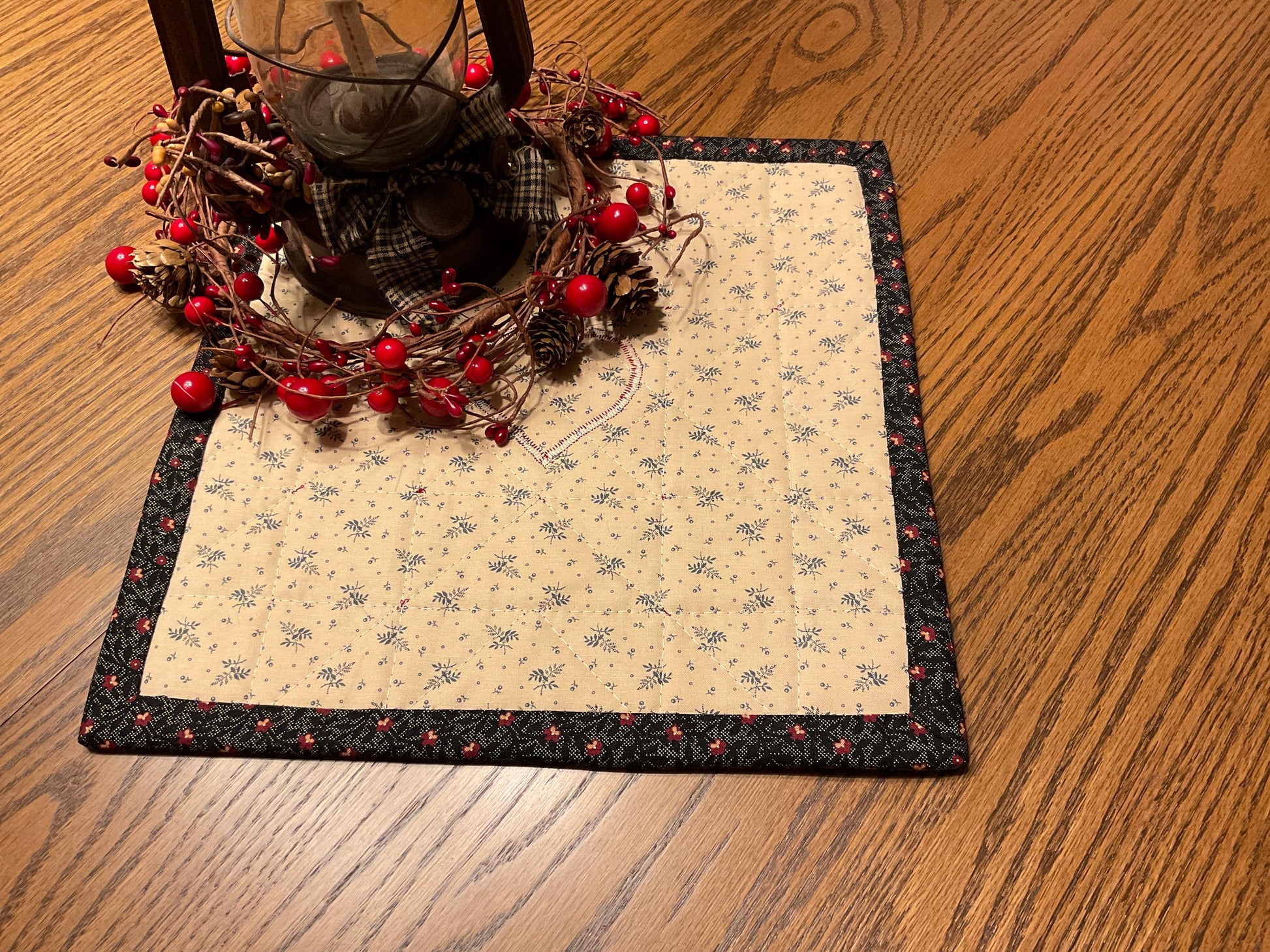 Primitive Farmhouse Americana Table Topper Item #2011