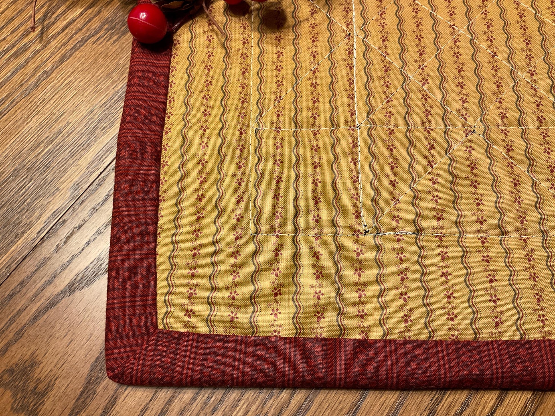 Primitive Farmhouse Scrappy Star Table Topper Item #2013