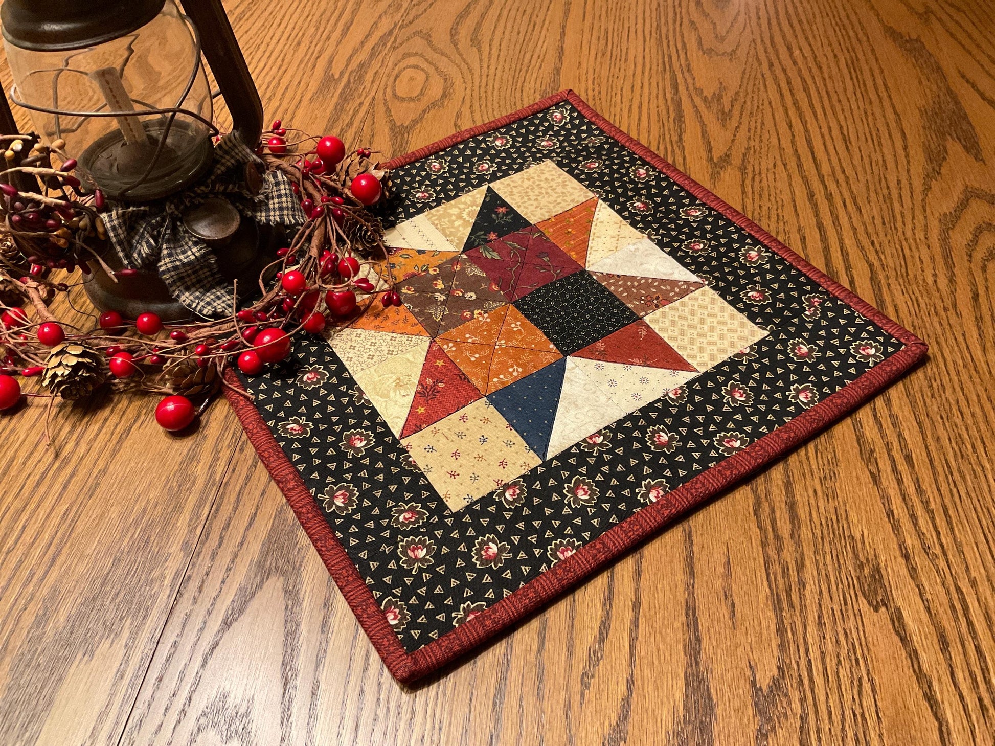 Primitive Farmhouse Scrappy Star Table Topper Item #2014