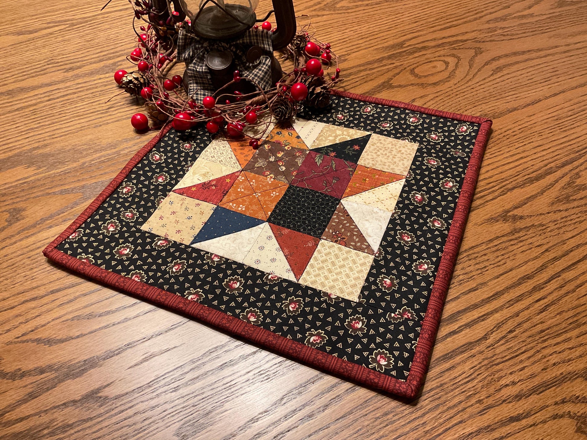 Primitive Farmhouse Scrappy Star Table Topper Item #2014