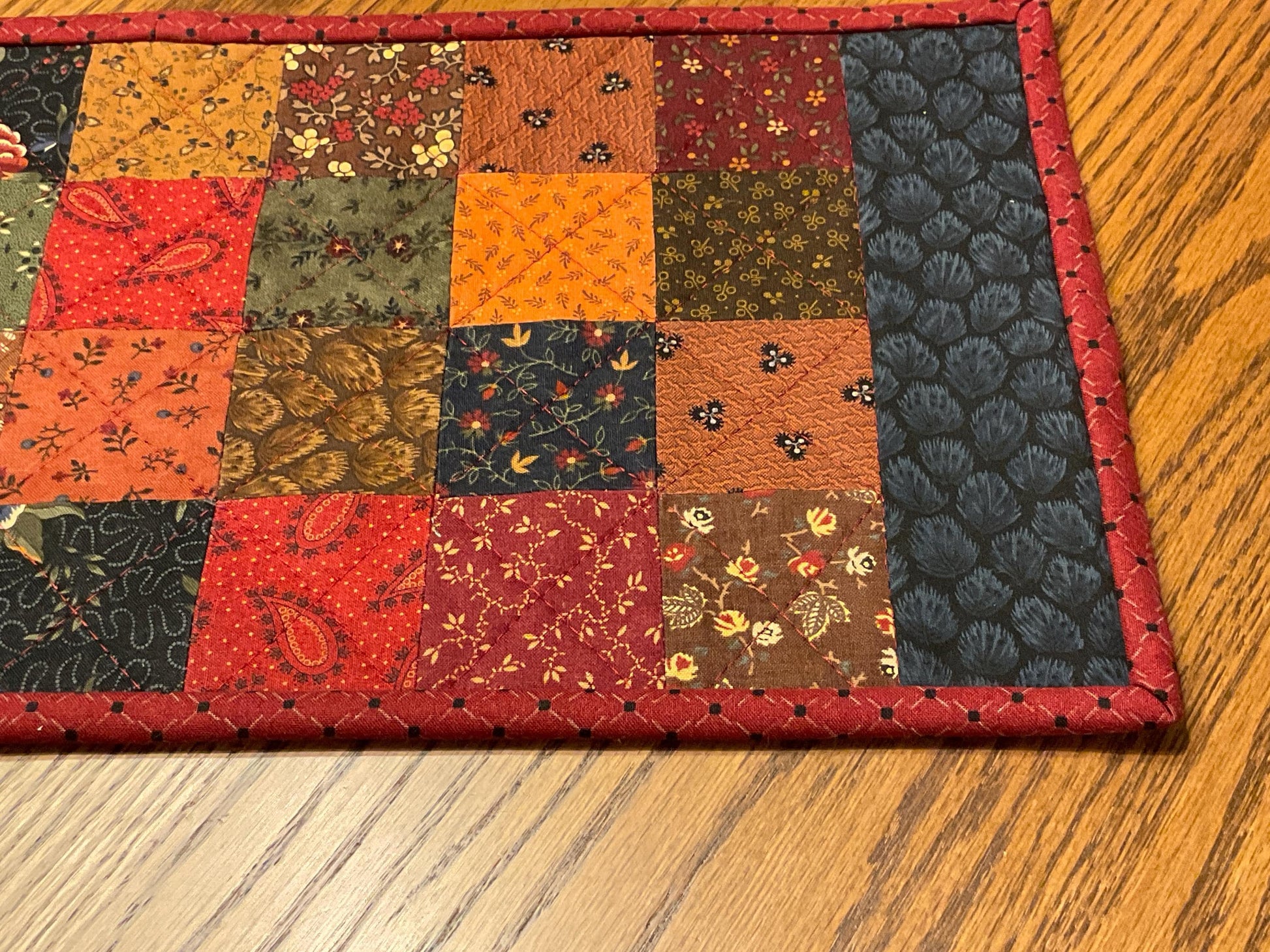 Primitive Farmhouse Scrappy Table Runner Item #2000