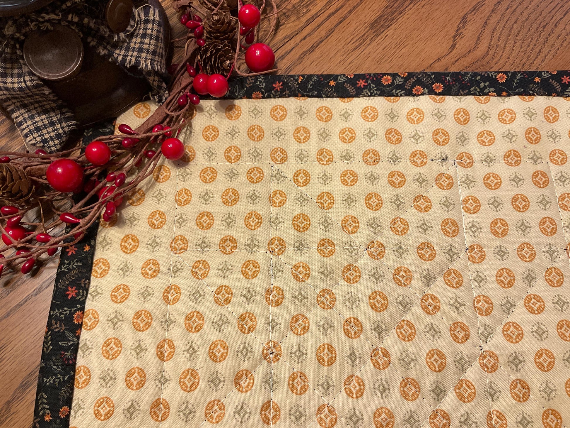 Primitive Farmhouse Scrappy Star Table Topper Item #2008