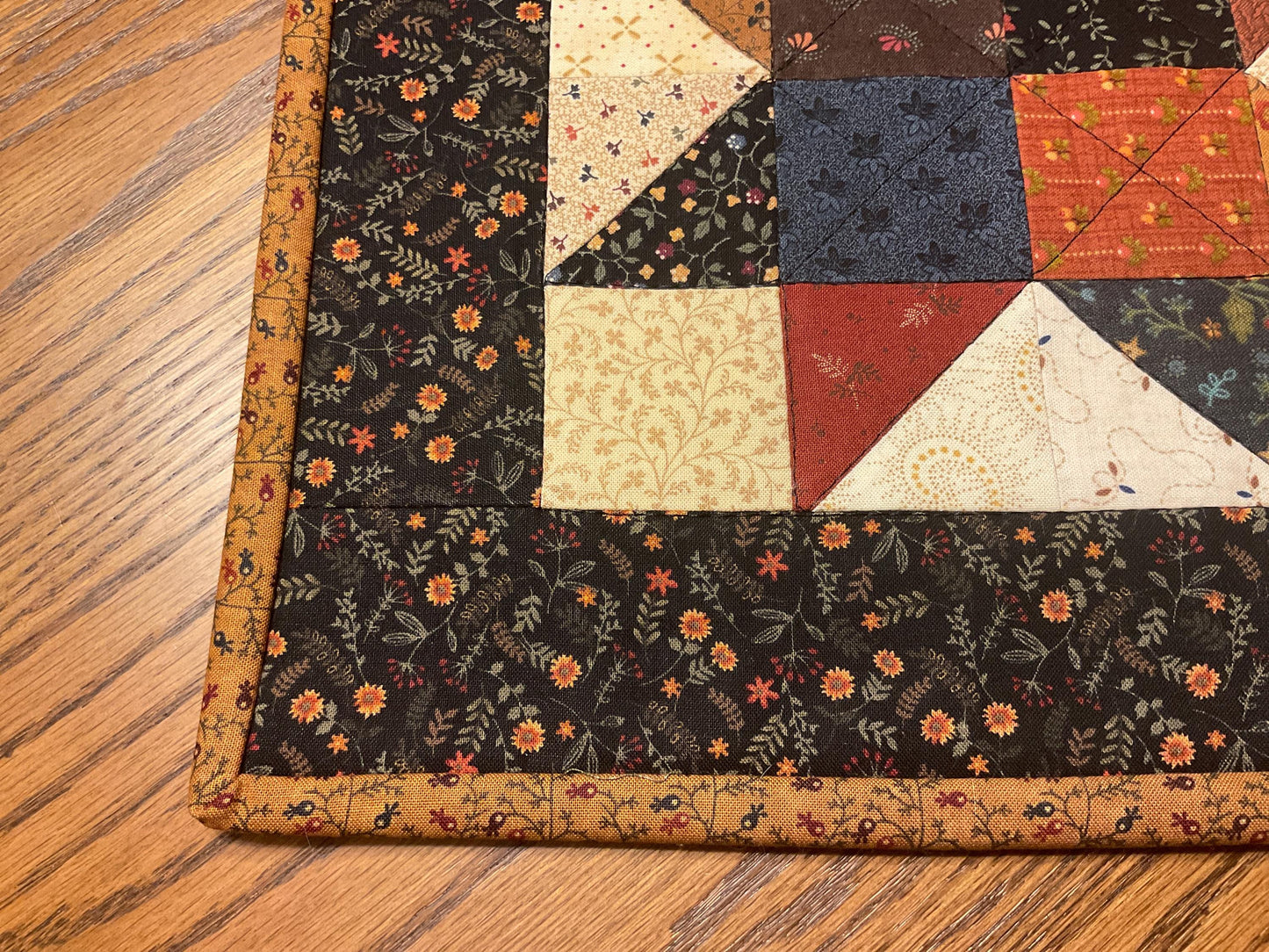 Primitive Farmhouse Scrappy Star Table Topper Item #2009