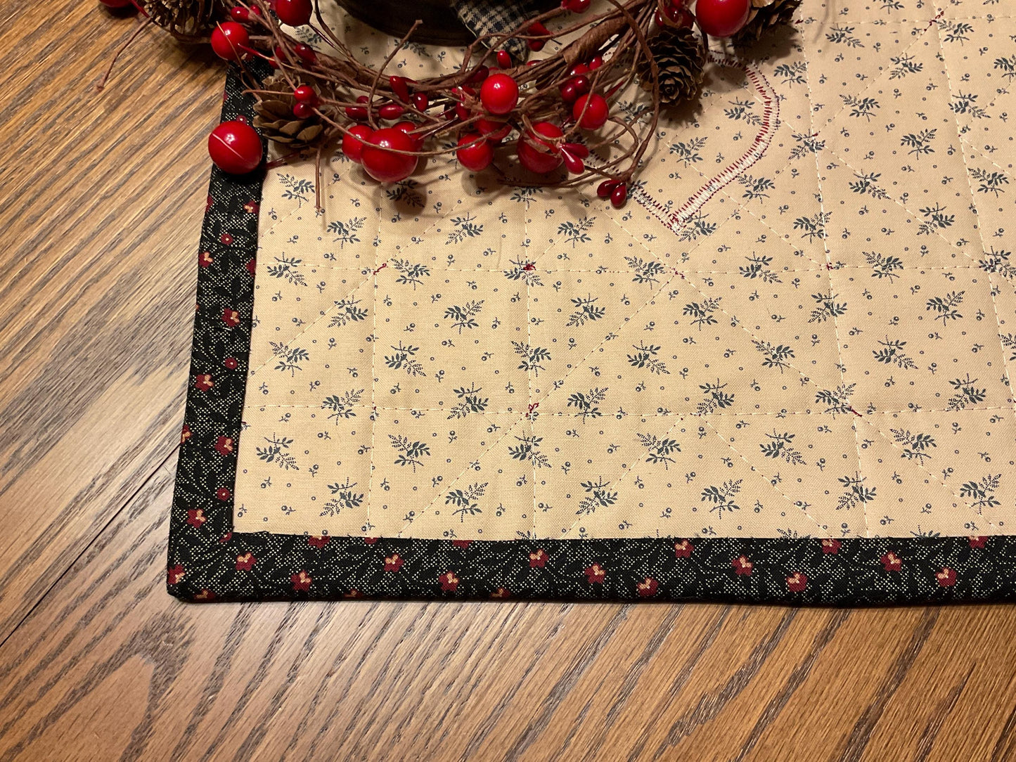 Primitive Farmhouse Americana Table Topper Item #2011