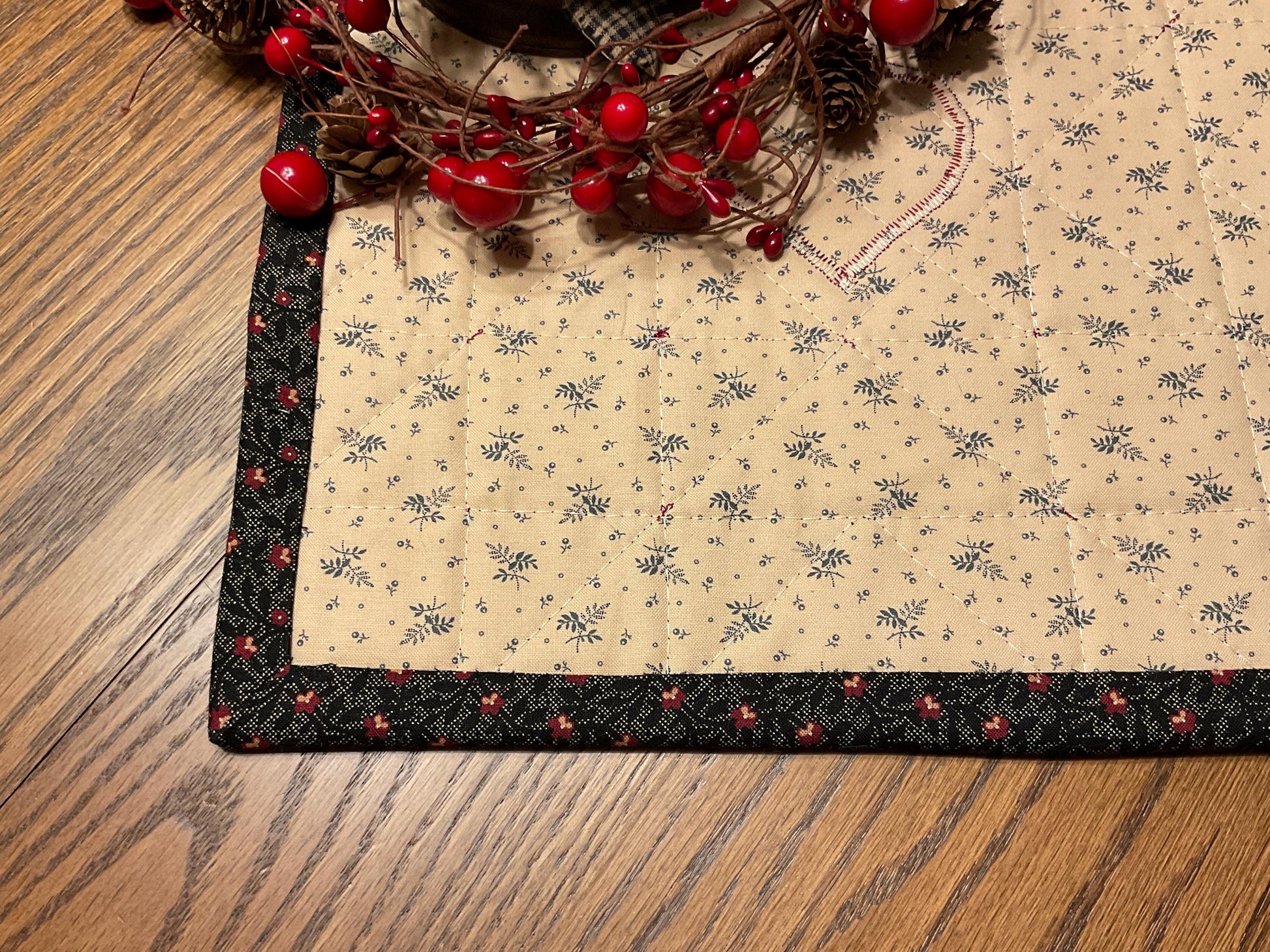 Primitive Farmhouse Americana Table Topper Item #2011