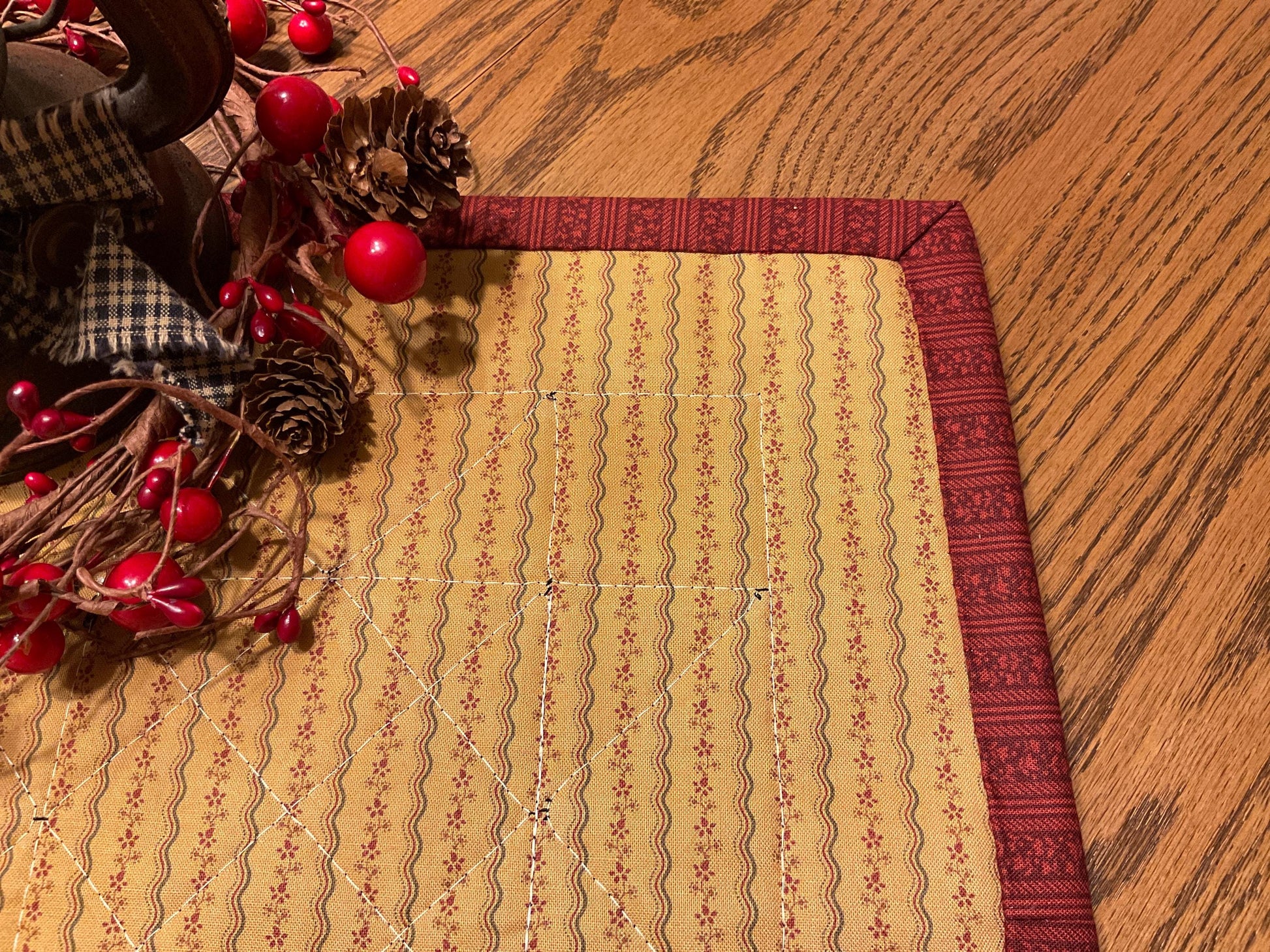 Primitive Farmhouse Scrappy Star Table Topper Item #2014