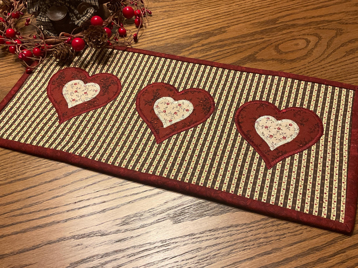 Primitive Farmhouse Valentine Table Topper Item #2016