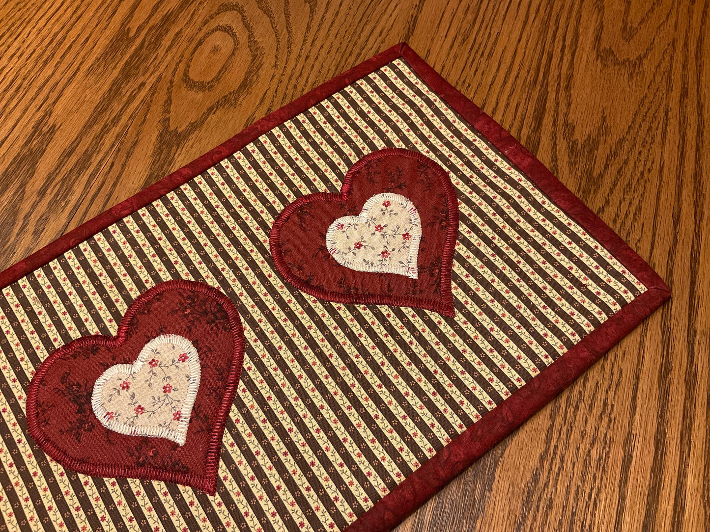 Primitive Farmhouse Valentine Table Topper Item #2016