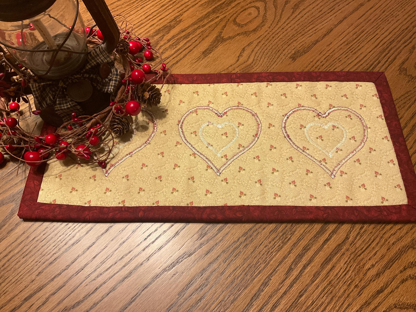Primitive Farmhouse Valentine Table Topper Item #2016