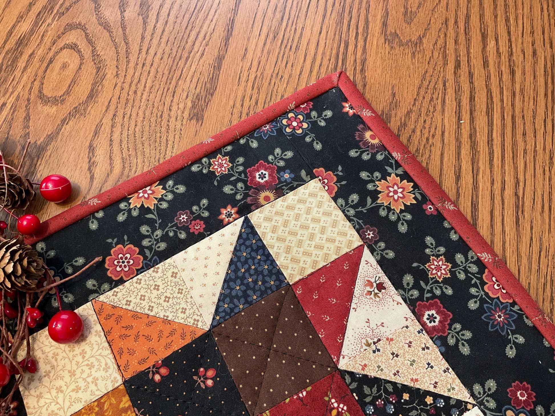 Primitive Farmhouse Scrappy Star Table Topper Item #2018