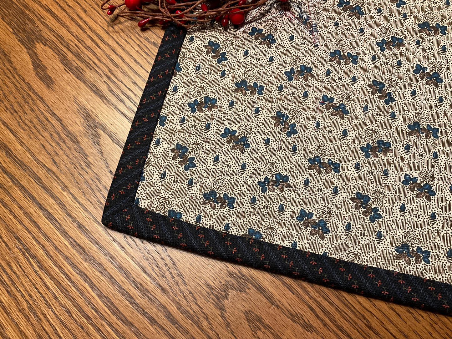 Primitive Farmhouse Patriotic Log Cabin Table Topper Item #2039