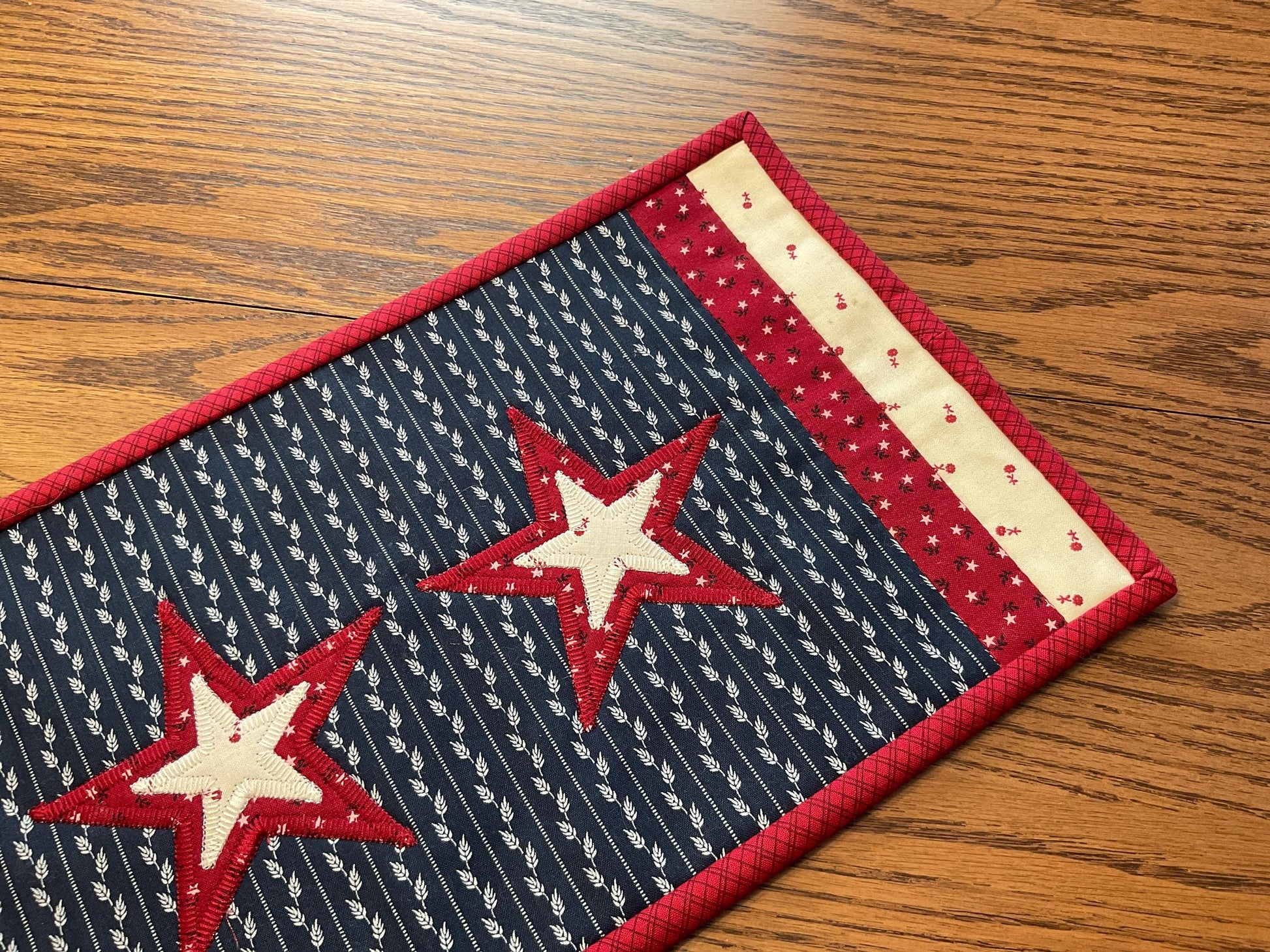 Primitive Farmhouse Americana Table Runner Item #2042
