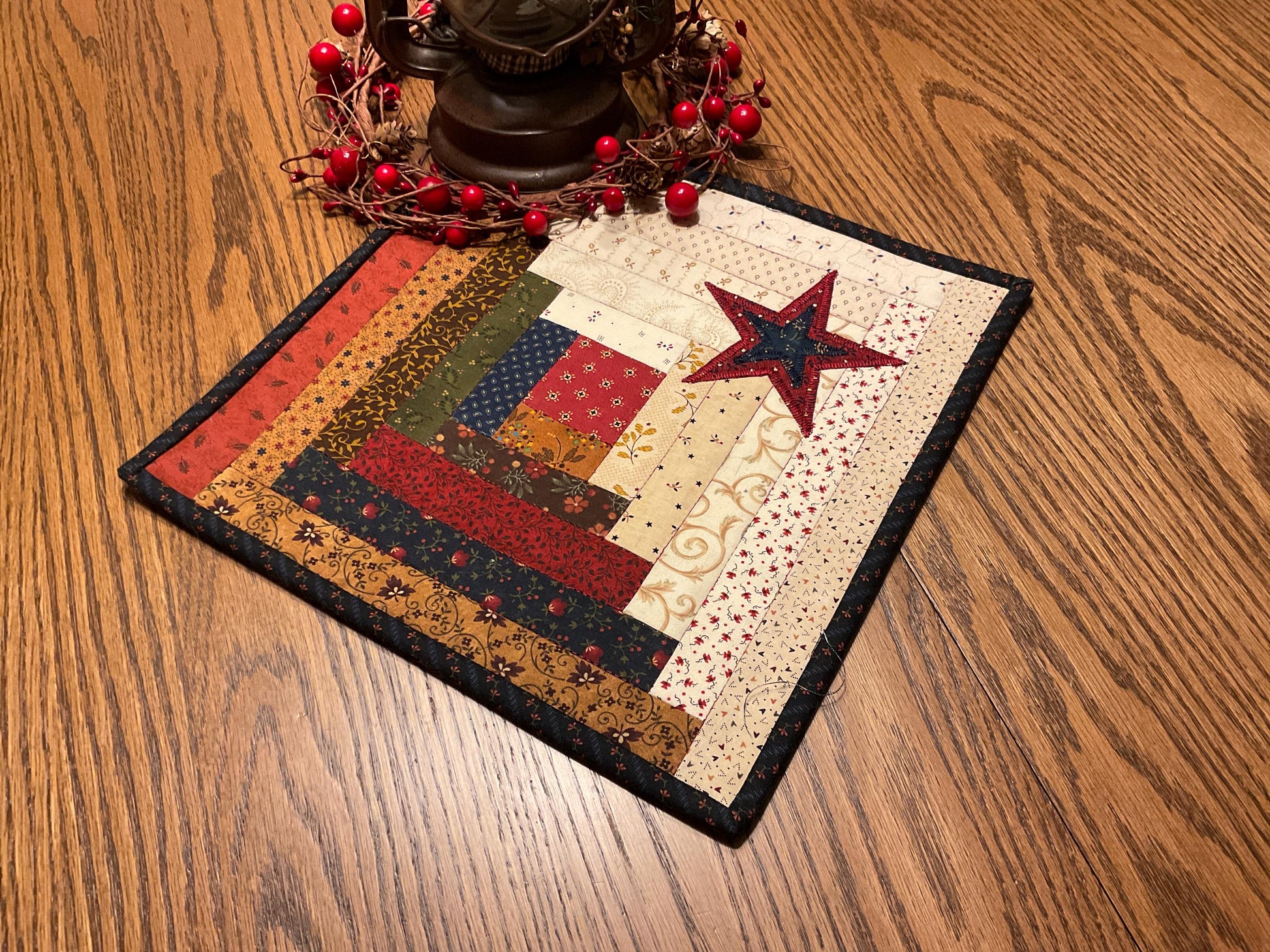 Primitive Farmhouse Patriotic Log Cabin Table Topper Item #2039