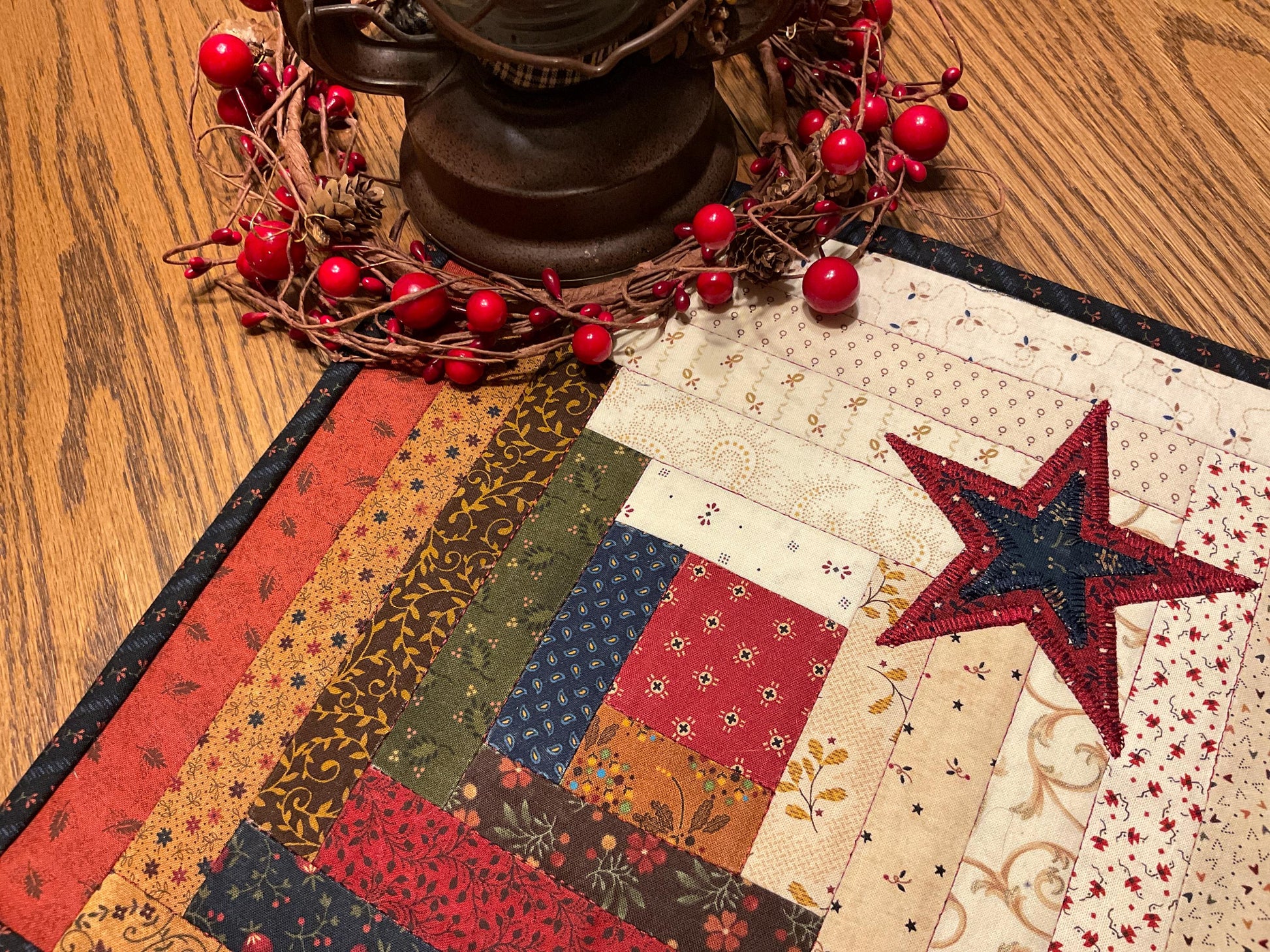 Primitive Farmhouse Patriotic Log Cabin Table Topper Item #2039
