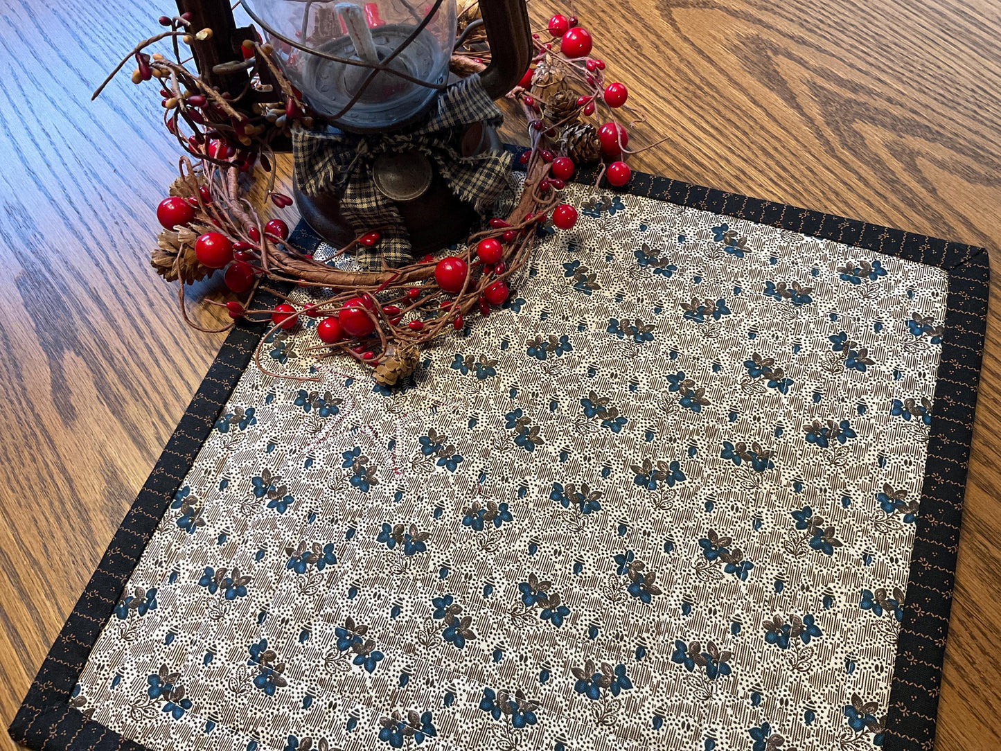 Primitive Farmhouse Patriotic Log Cabin Table Topper Item #2052