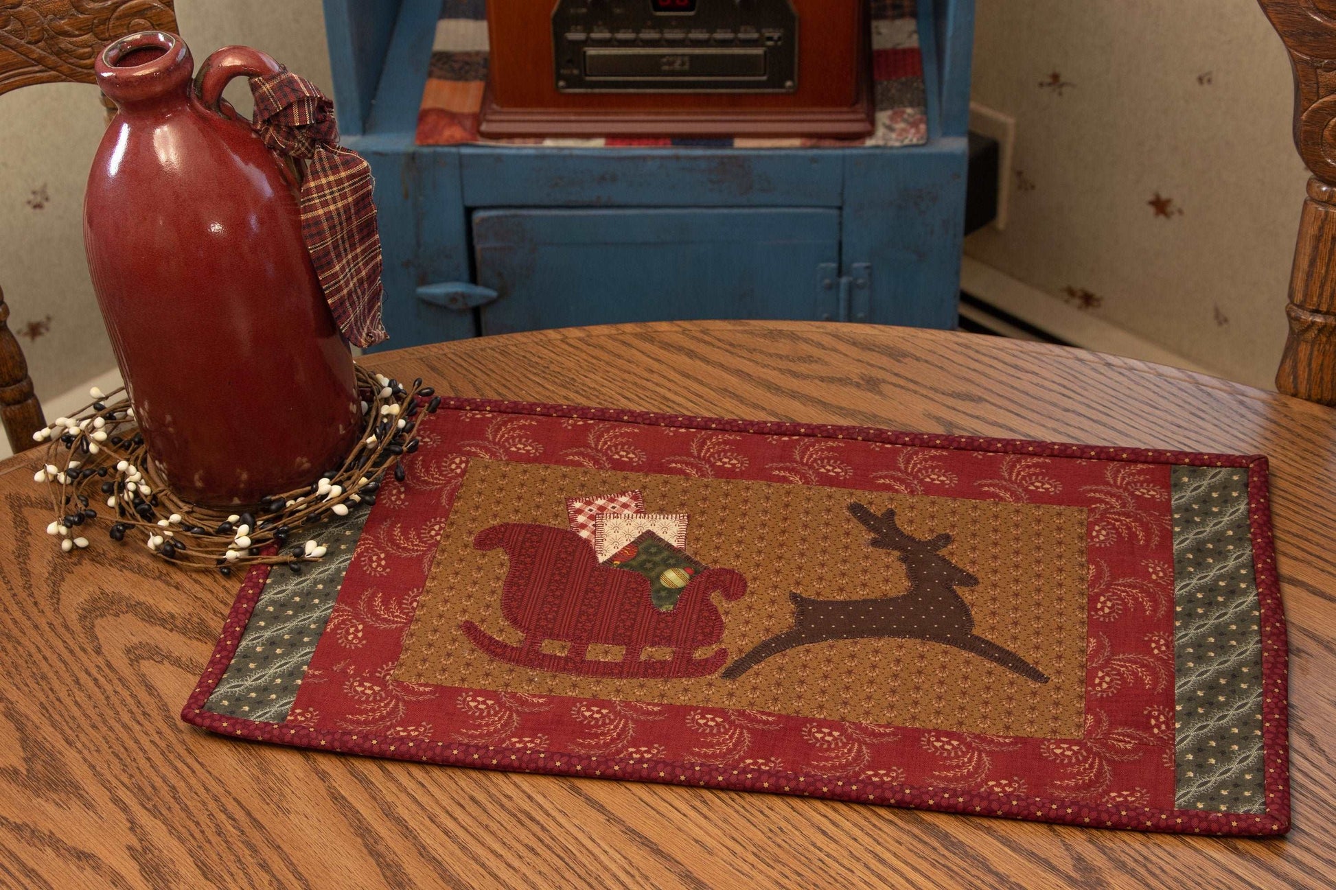 Primitive Farmhouse Christmas Sleigh and Reindeer Table Runner Item #1529