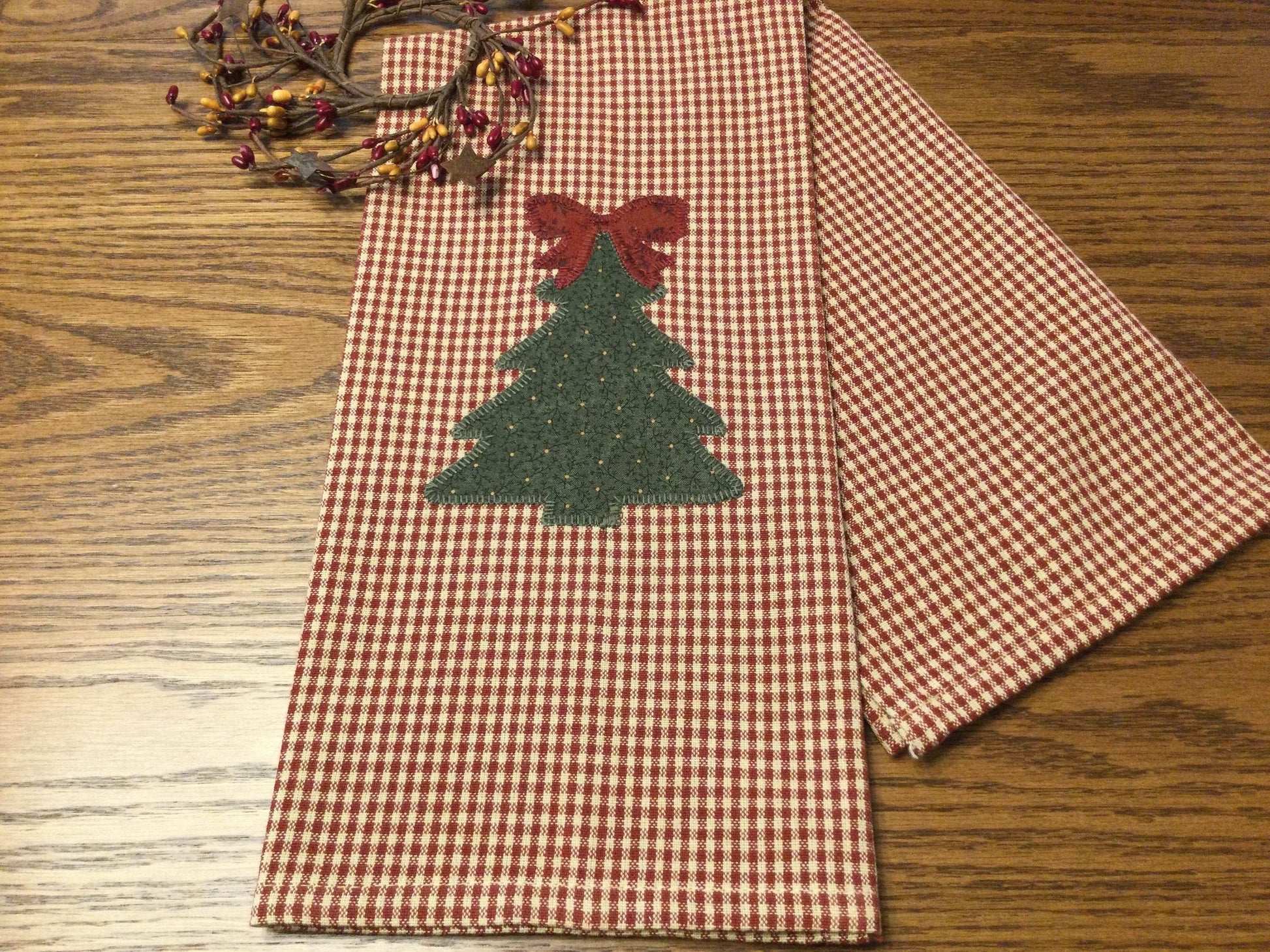 Primitive Farmhouse Christmas Towel Item #1537