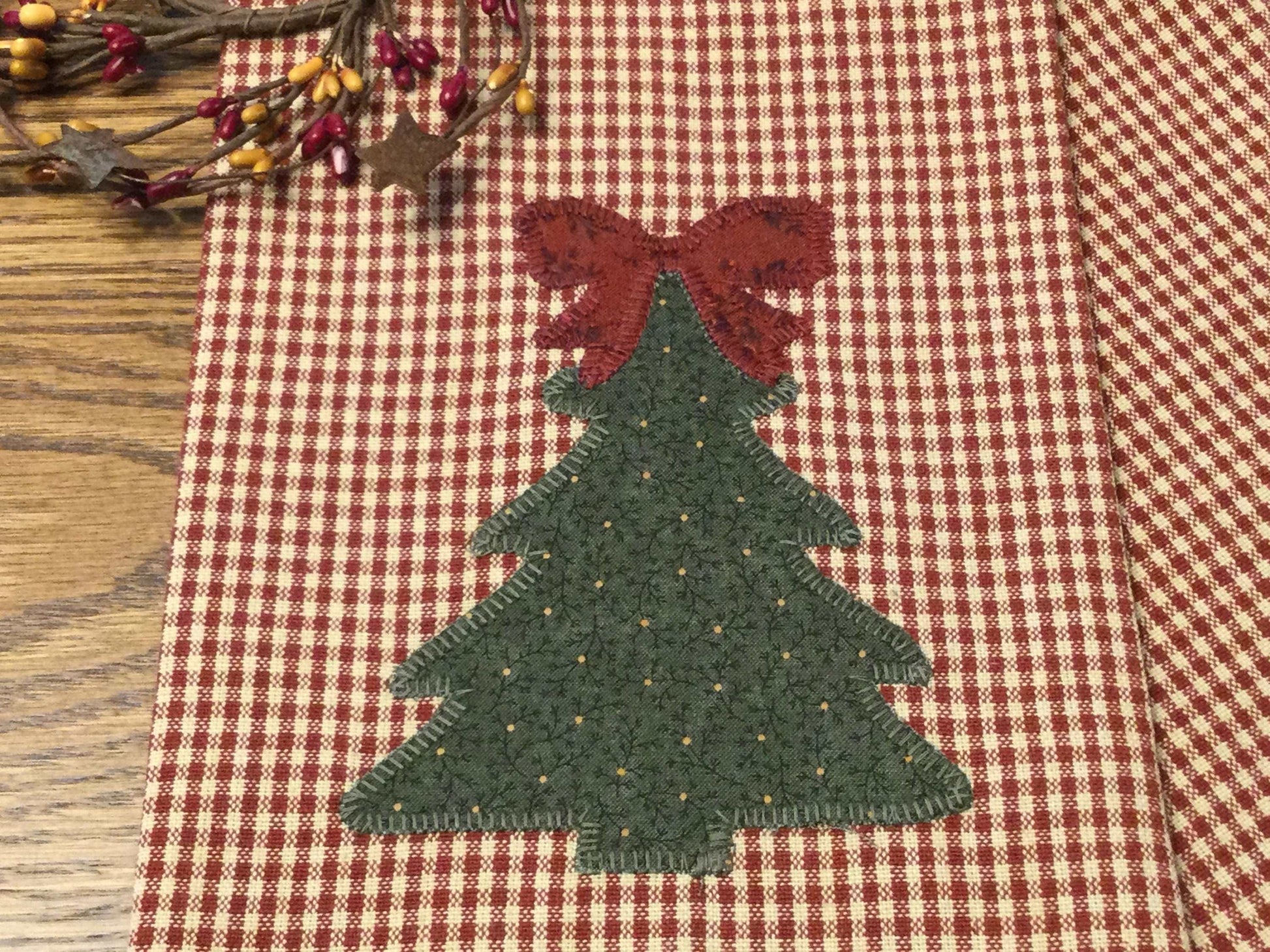 Primitive Farmhouse Christmas Towel Item #1537