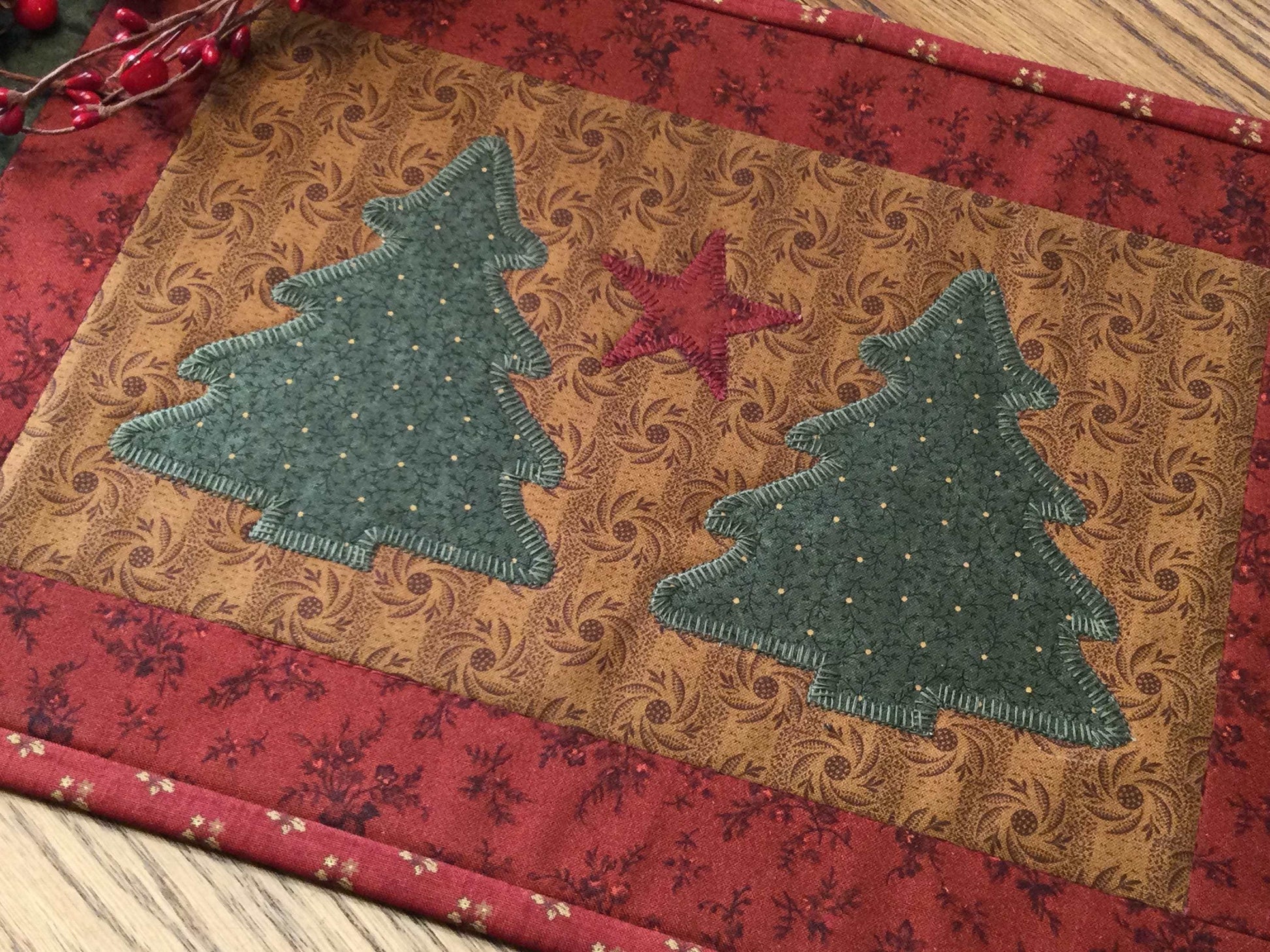 Primitive Farmhouse  Christmas Table Runner Item #1534