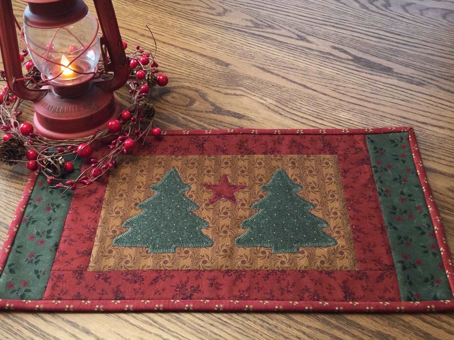 Primitive Farmhouse  Christmas Table Runner Item #1532