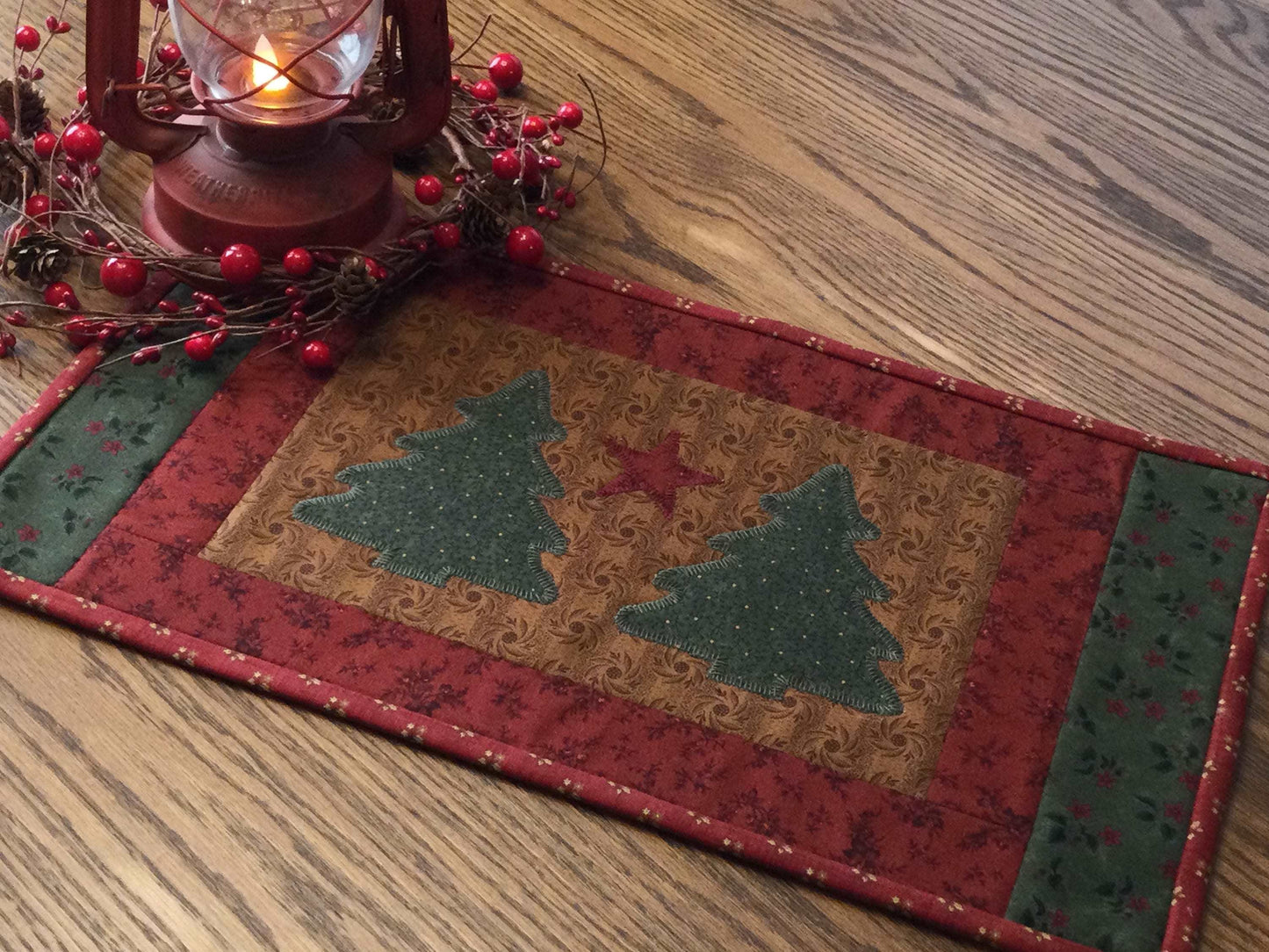 Primitive Farmhouse  Christmas Table Runner Item #1532