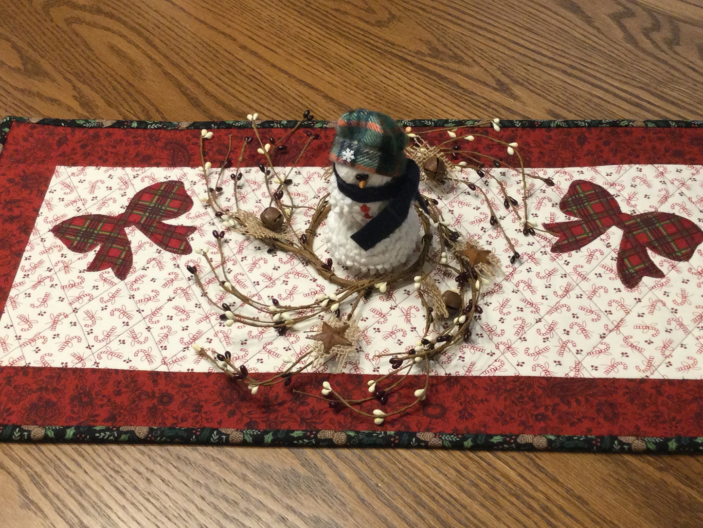 Primitive Farmhouse Christmas  Table Runner Item #1594