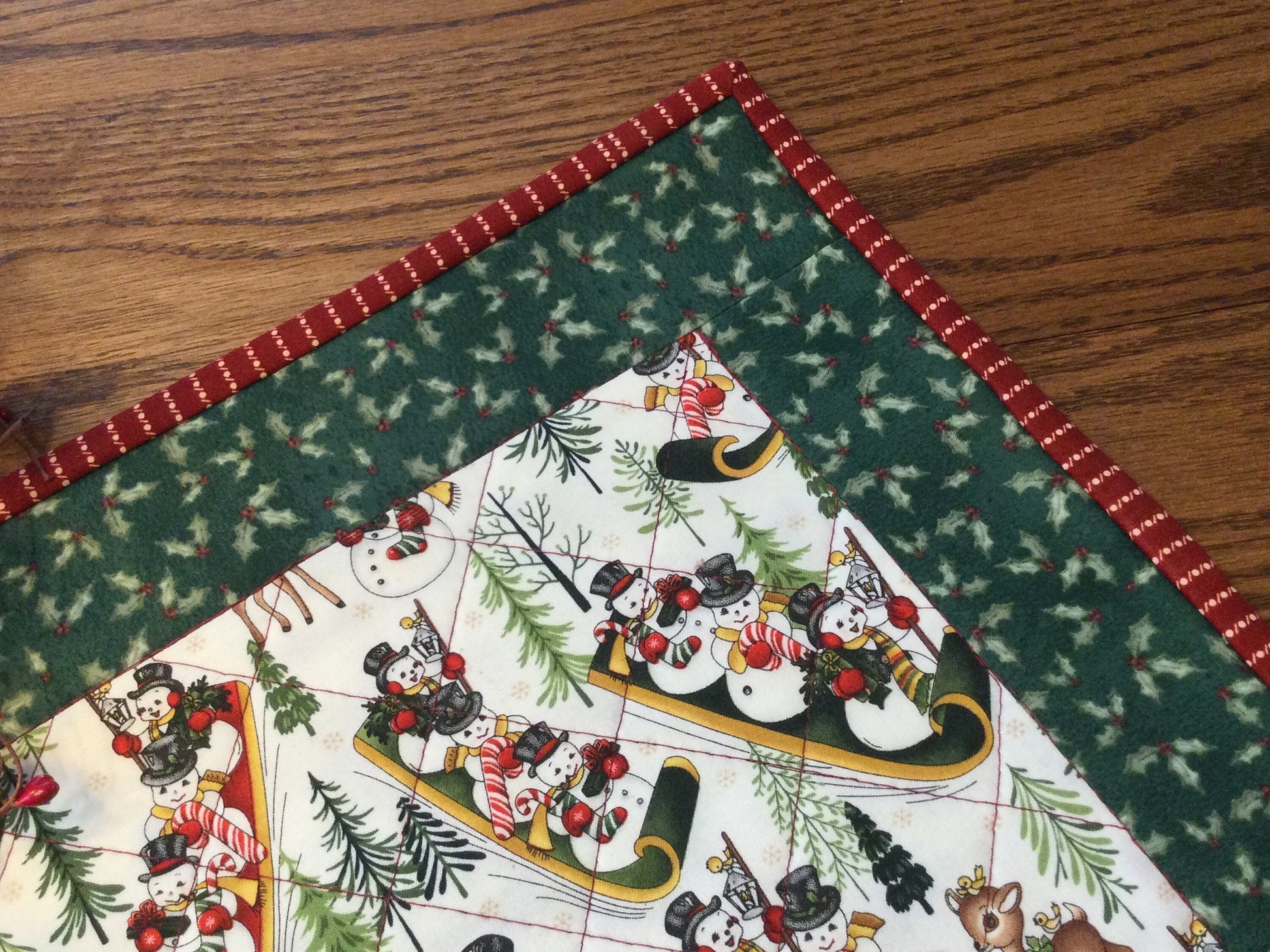 Primitive Farmhouse Christmas Table Topper Item #1812