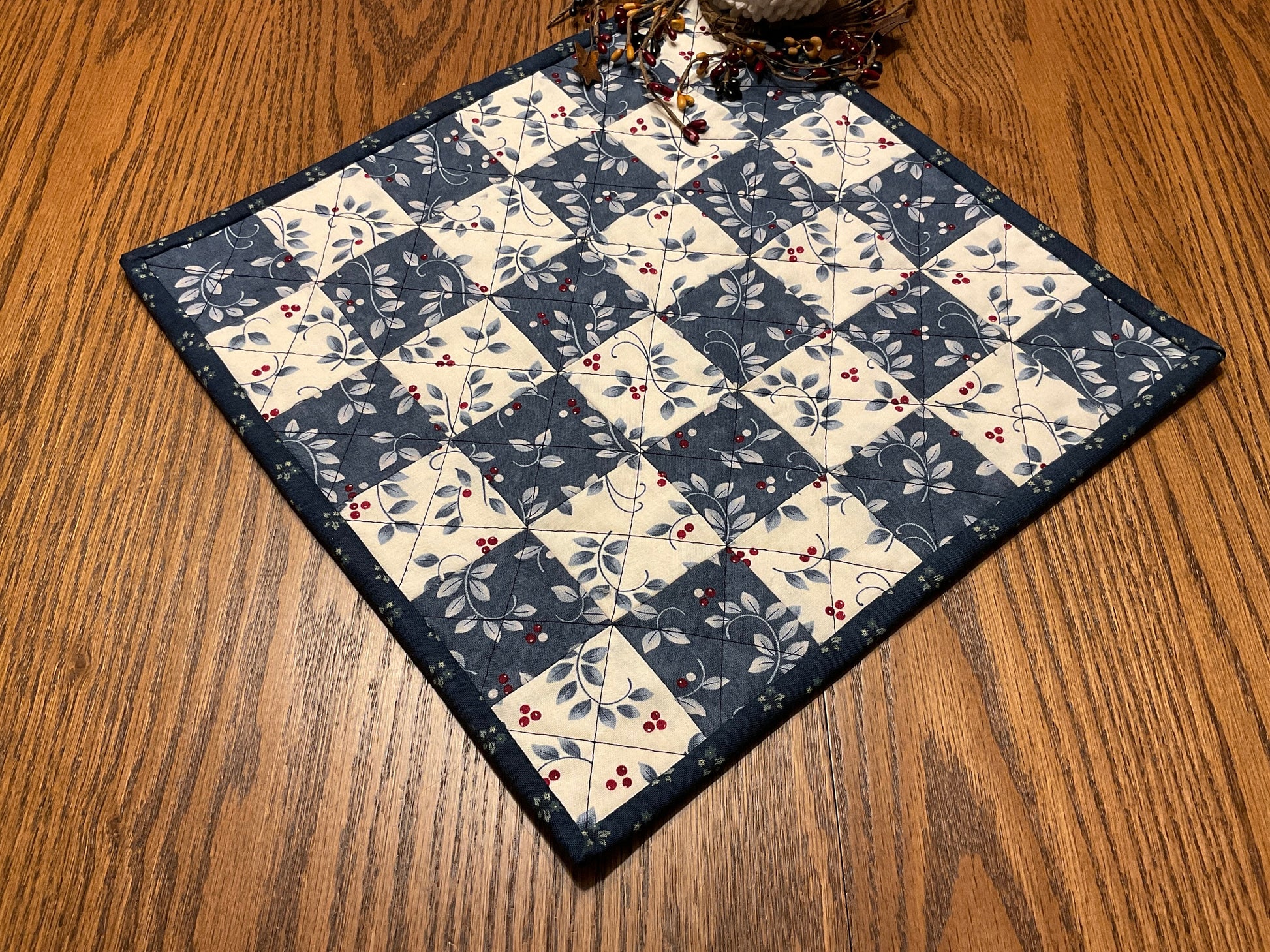 Primitive Farmhouse Winter Table Topper Item #1600