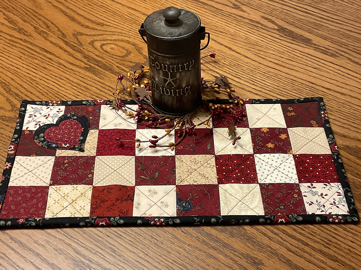 Primitive Farmhouse Valentine Heart Table Runner Item #1598