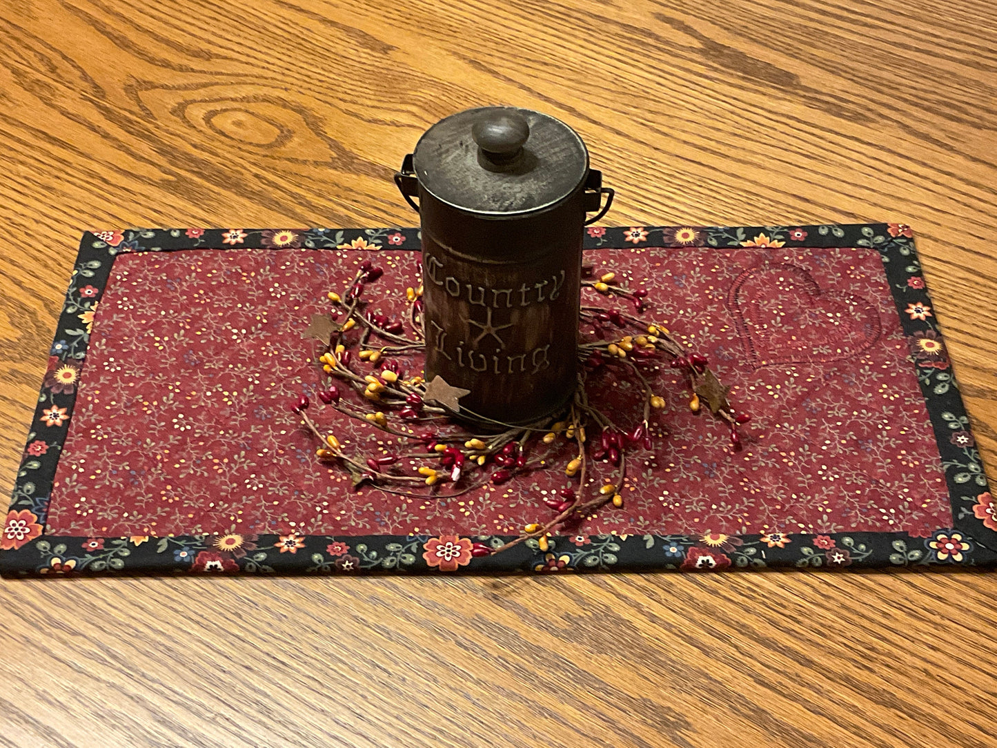 Primitive Farmhouse Valentine Heart Table Runner Item #1598